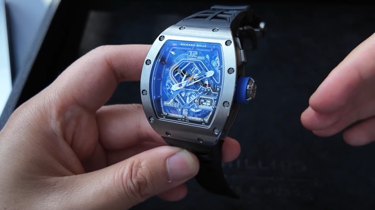 Núm và nút chọn chức năng Richard Mille RM 30-01 TI