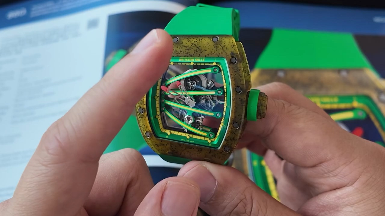 Các cầu máy xanh vàng của calibre RM59-01