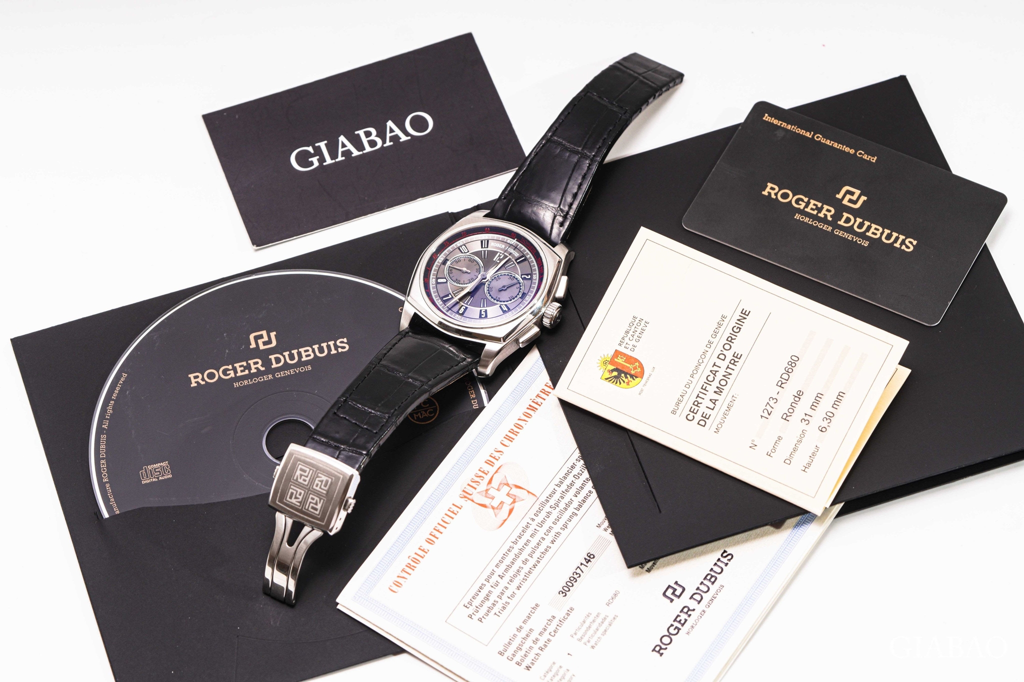 Roger Dubuis La Monégasque DBMG0005 cùng hộp và giấy tờ trong tư liệu Gia Bảo