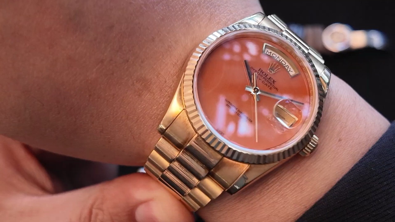 Rolex Day-Date ref. 118238 Coral trên cổ tay