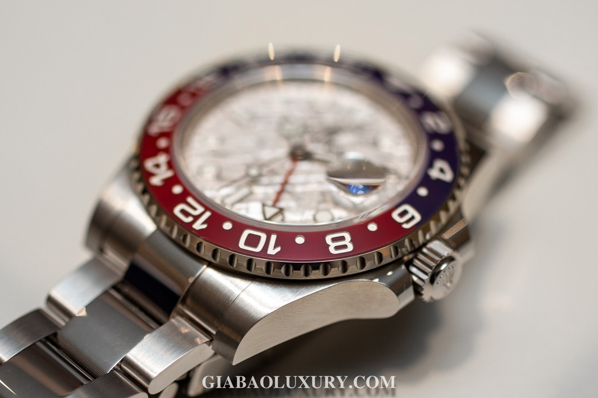 Rolex tại Baselworld 2019: GMT-Master II và Day-Date 36: Rolex GMT-Master II 126719BLRO mặt số thiên thạch giới thiệu năm 2019