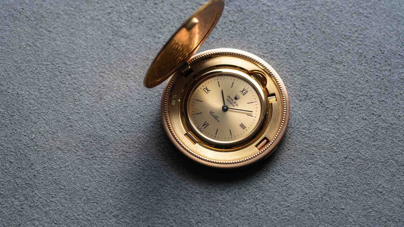 Rolex Cellini Coin 3612: mặt đồng xu trong vỏ vàng