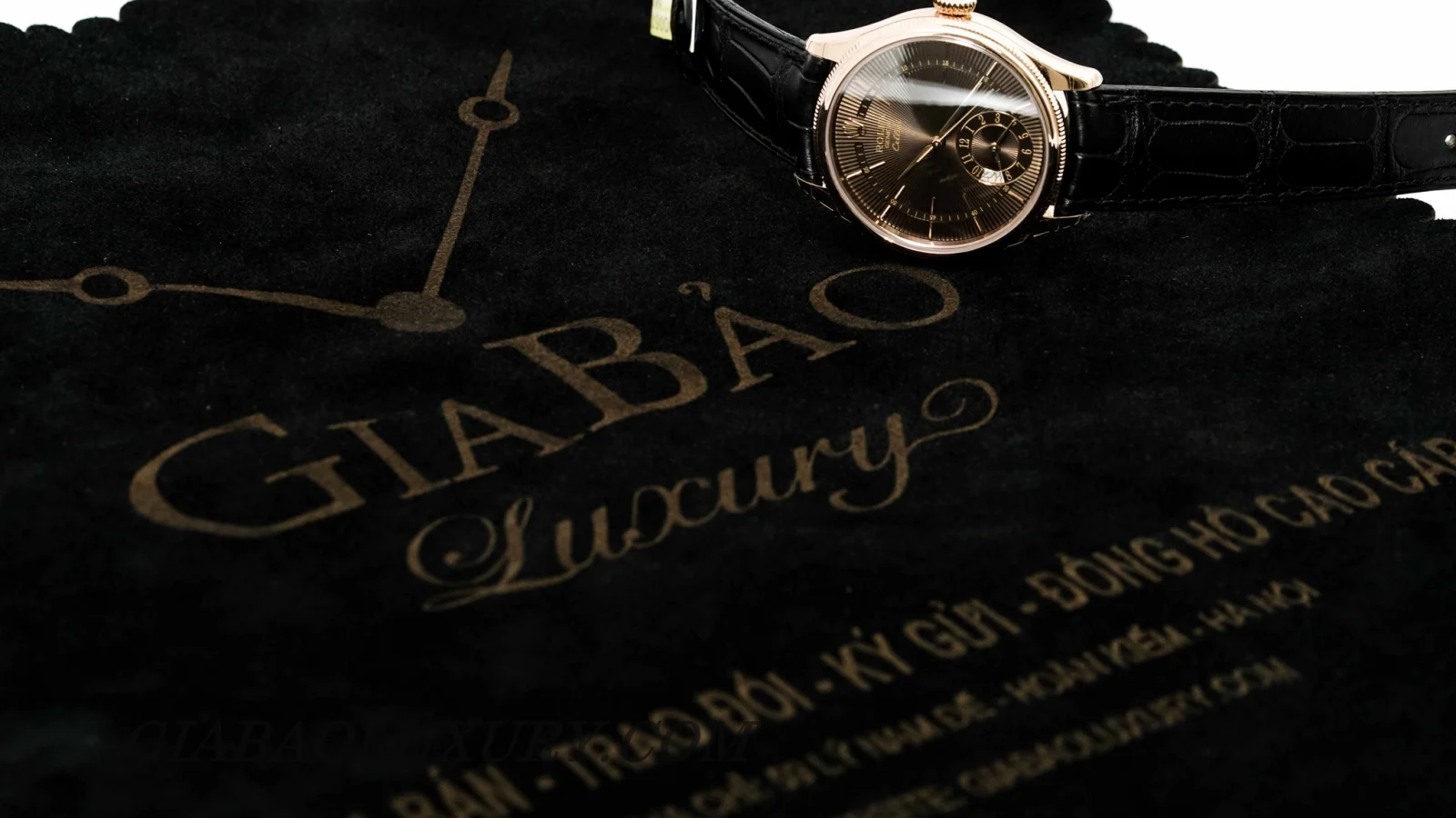 Rolex Cellini Dual Time 50525: múi giờ thứ hai