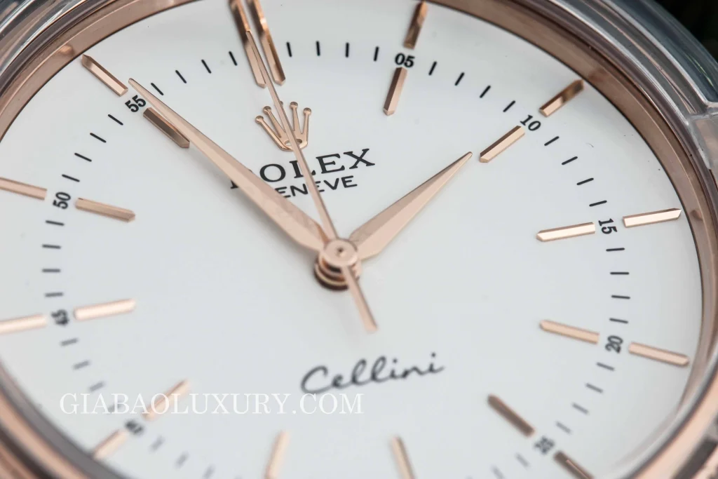 Rolex Cellini Time 50505: ba kim trong vỏ Everose: mặt số ba kim cân xứng