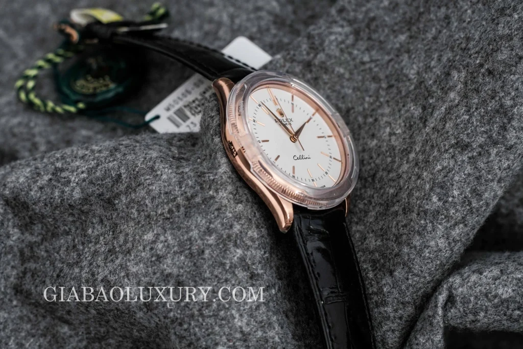 Rolex Cellini Time 50505: ba kim trong vỏ Everose: cạnh vỏ vàng Everose 39 mm