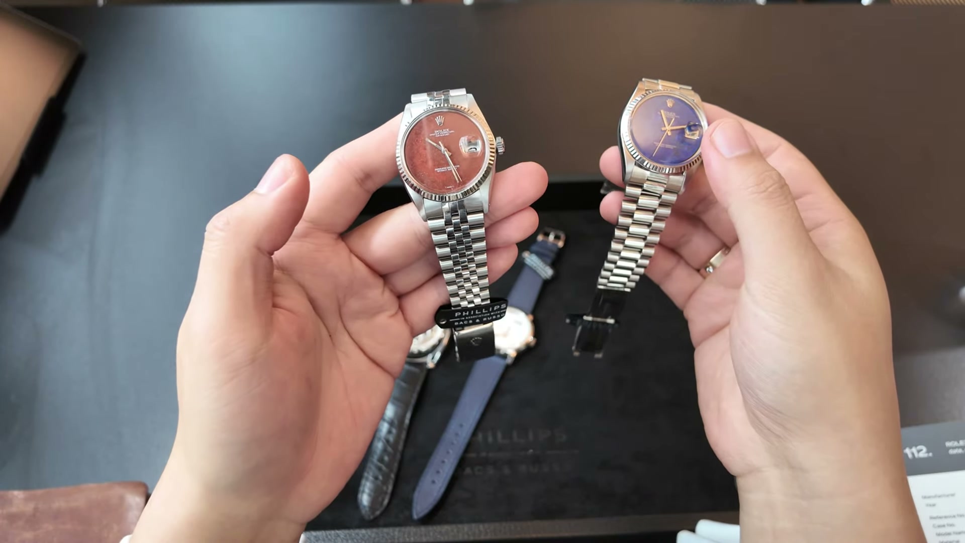 Hai Rolex Datejust Ref. 1601 mặt số đá