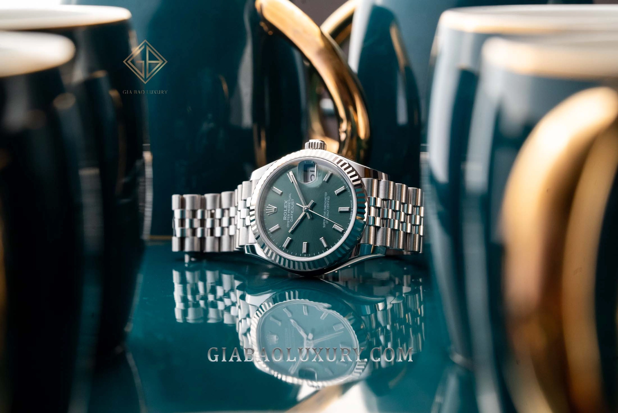 Rolex Datejust 31 Ref. 278274: Datejust 31 dưới ánh sáng xiên