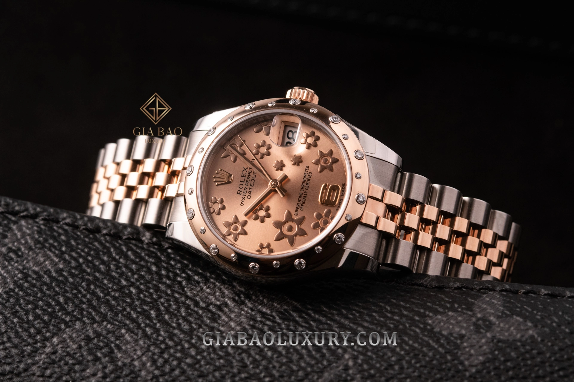 Rolex Datejust: chọn kích thước từ 26 đến 41 mm: Rolex Date 34 mm cần phân biệt với Datejust
