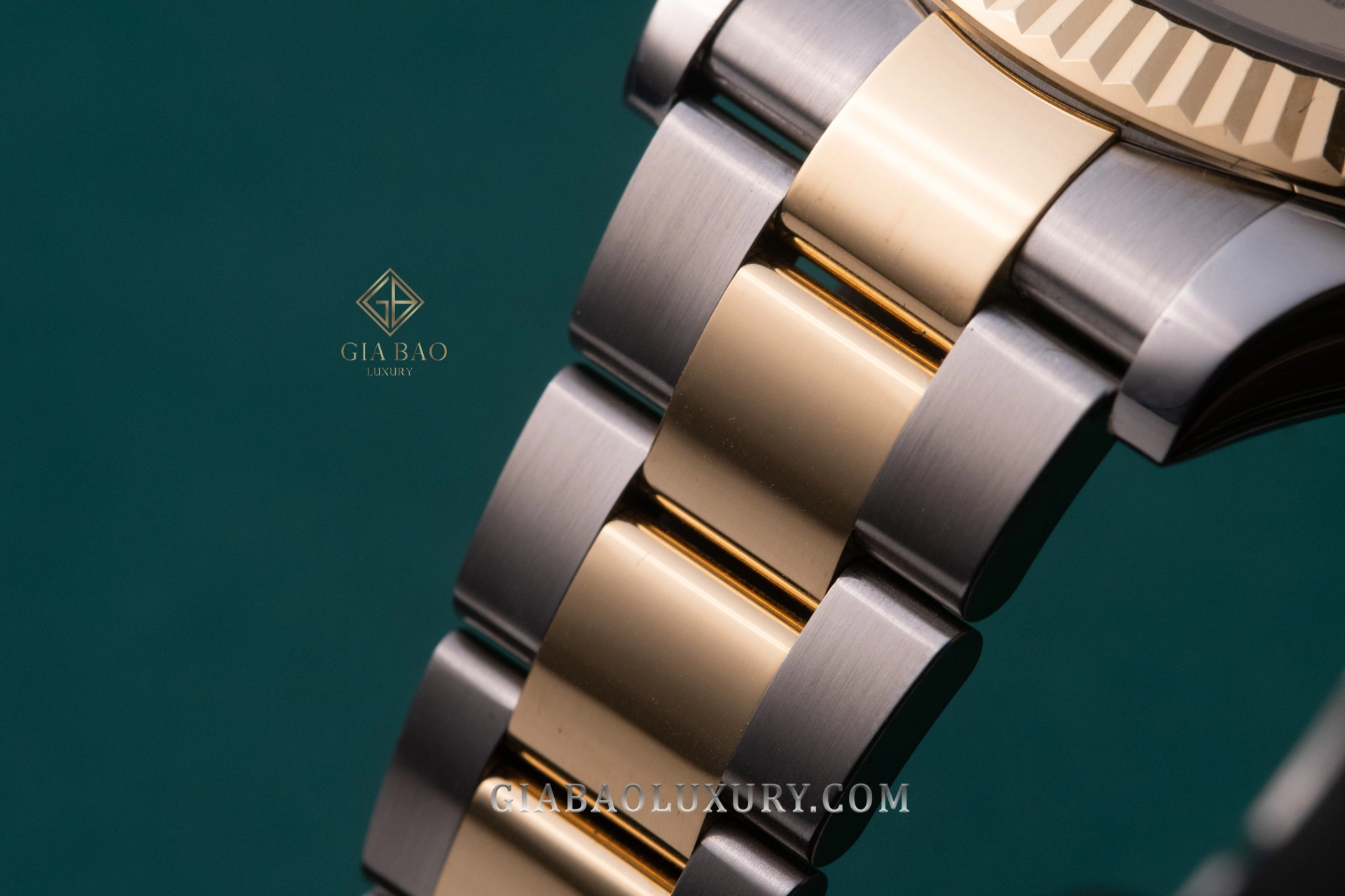 Rolex Datejust II 116333 mặt số Ivory: dây Oyster Yellow Rolesor ba mối nối