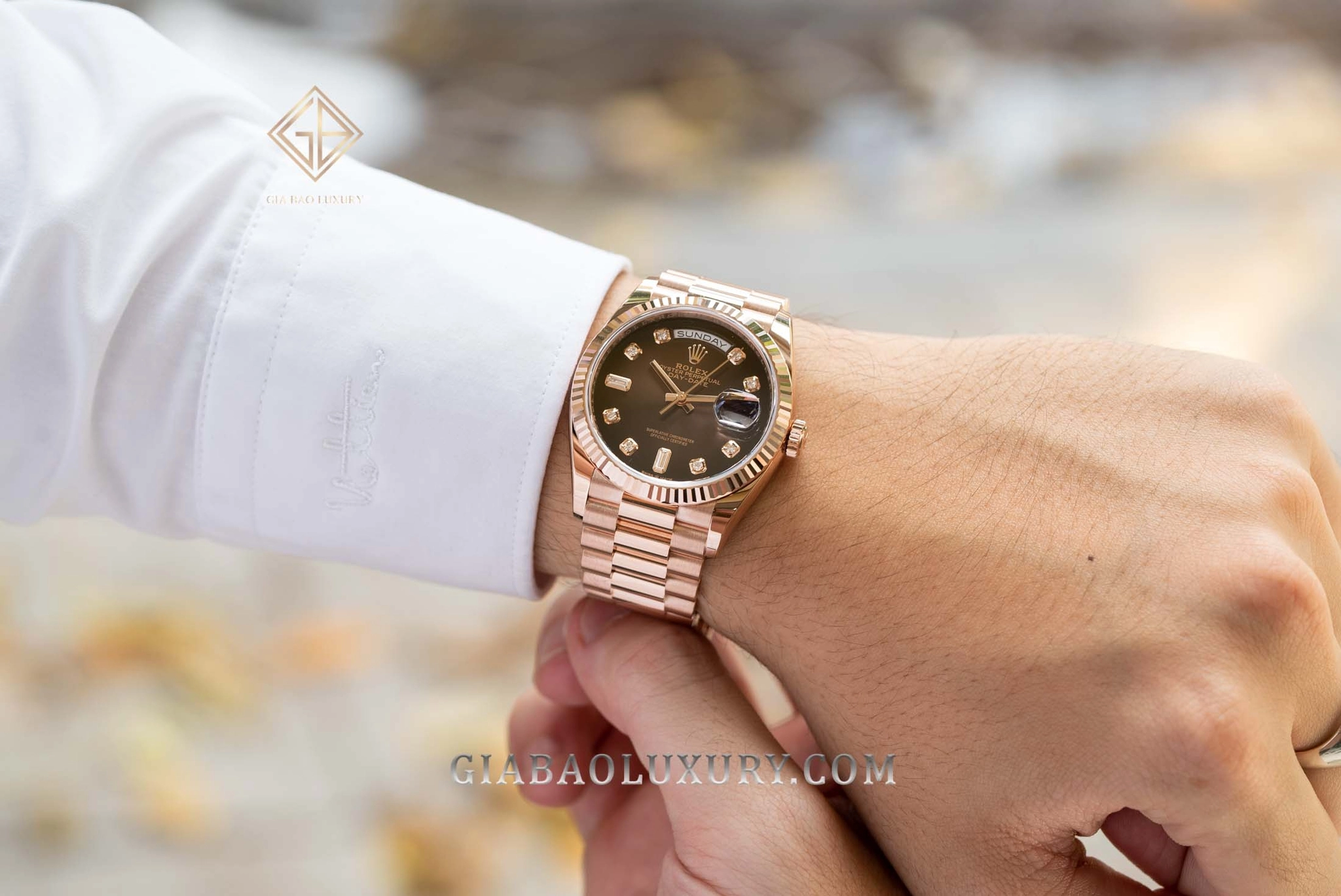 Rolex Day-Date 36 Ref. 128235 mặt nâu ombré: Rolex Day-Date 128235 mặt nâu ombré nhìn chính diện