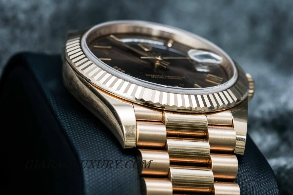Rolex Day-Date 40 228235 mặt chocolate: Everose và calibre 3255 — ảnh chi tiết 08
