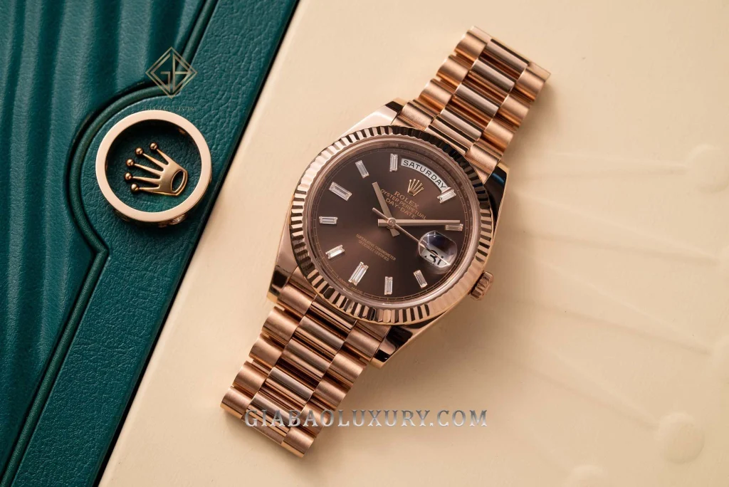 Rolex Day-Date 40 228235 mặt chocolate: Everose và calibre 3255 — ảnh chi tiết 10