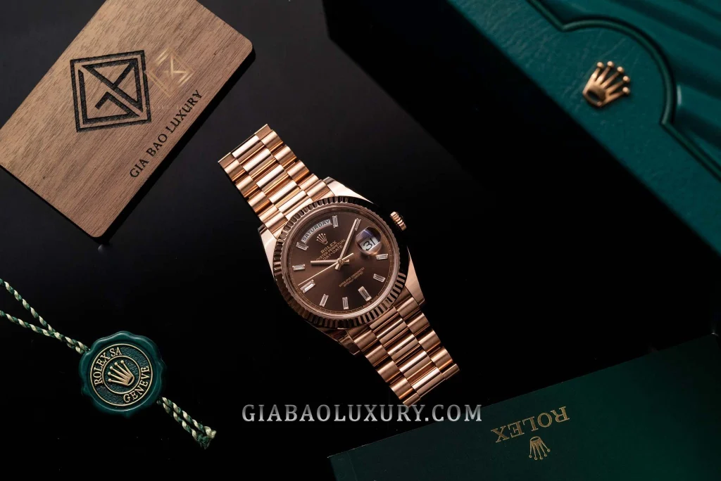 Rolex Day-Date 40 228235 mặt chocolate: Everose và calibre 3255 — ảnh chi tiết 11