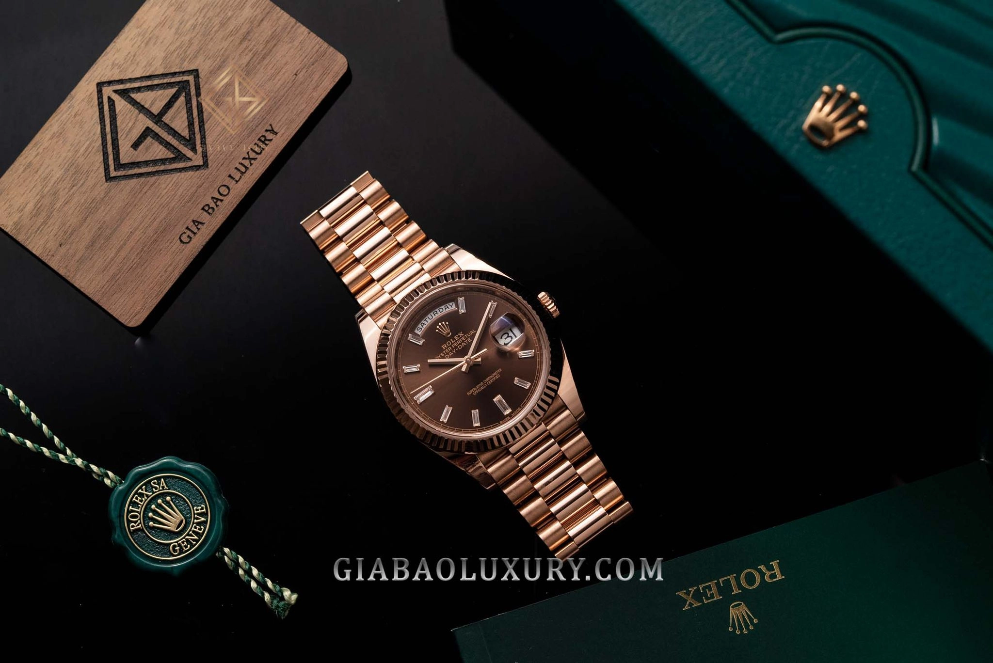 Rolex Day-Date 40 228235 mặt chocolate: Everose và calibre 3255 — ảnh chi tiết 11
