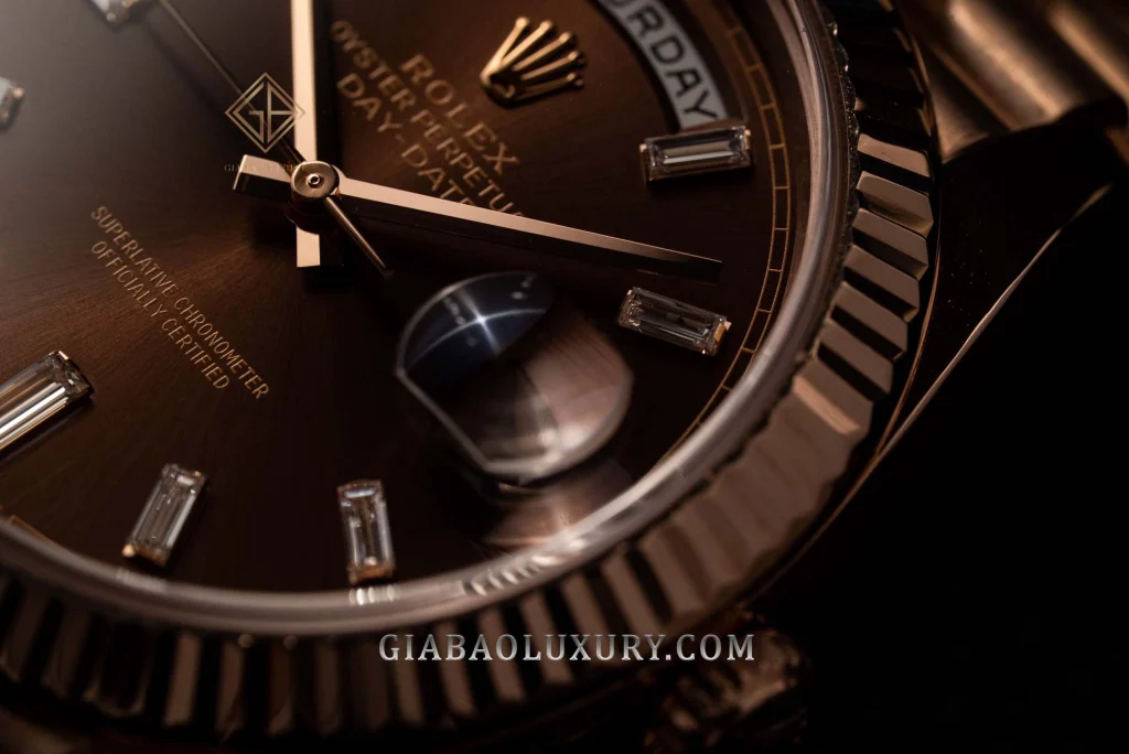 Rolex Day-Date 40 228235 mặt chocolate: Everose và calibre 3255 — ảnh chi tiết 12