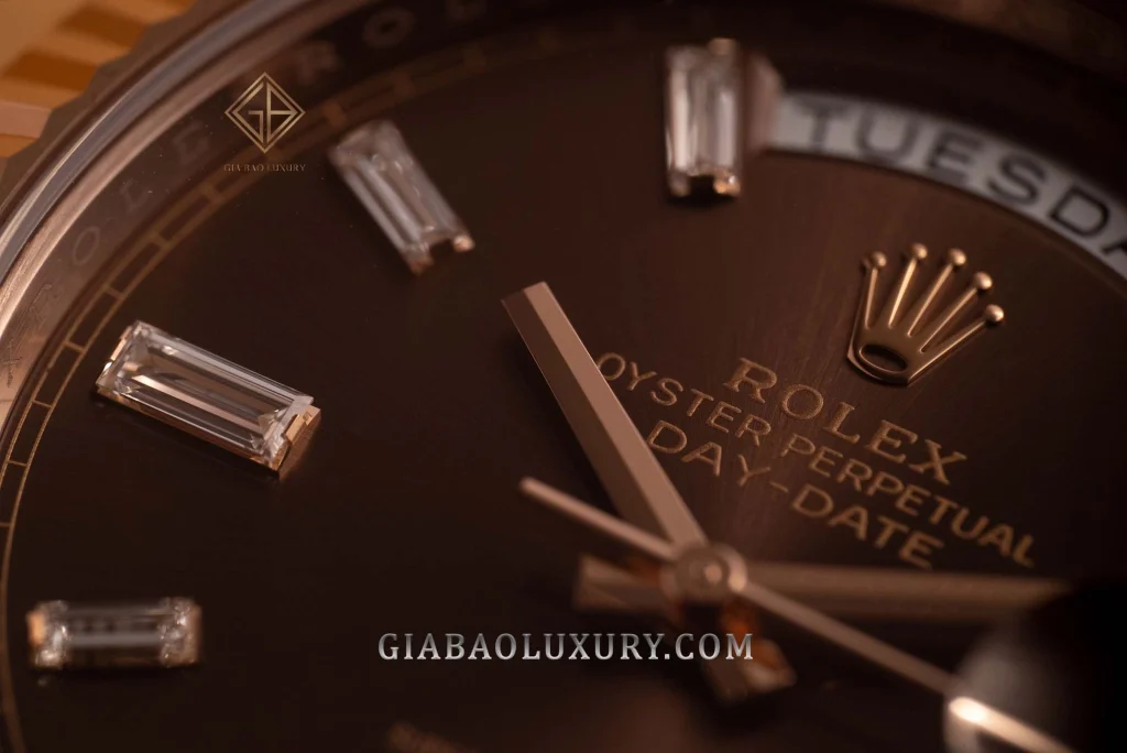 Rolex Day-Date 40 228235 mặt chocolate: Everose và calibre 3255 — ảnh chi tiết 15