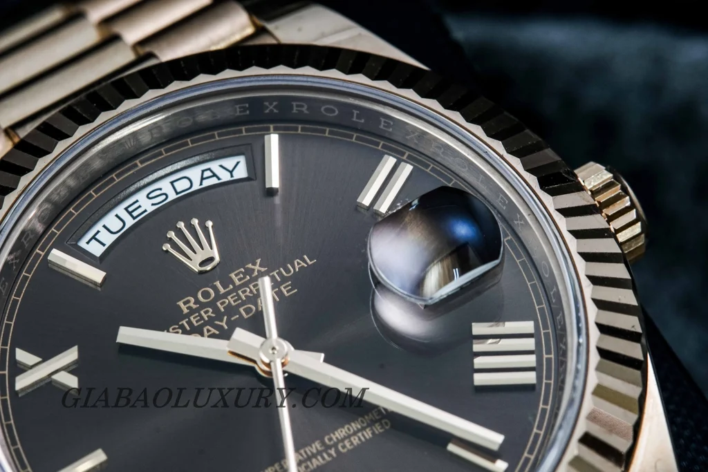 Rolex Day-Date 40 228235 mặt chocolate: Everose và calibre 3255 — ảnh chi tiết 21