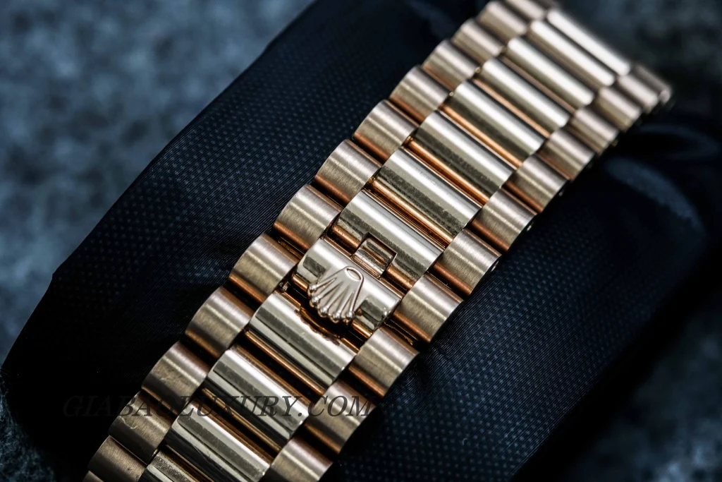 Rolex Day-Date 40 228235 mặt chocolate: Everose và calibre 3255 — ảnh chi tiết 31