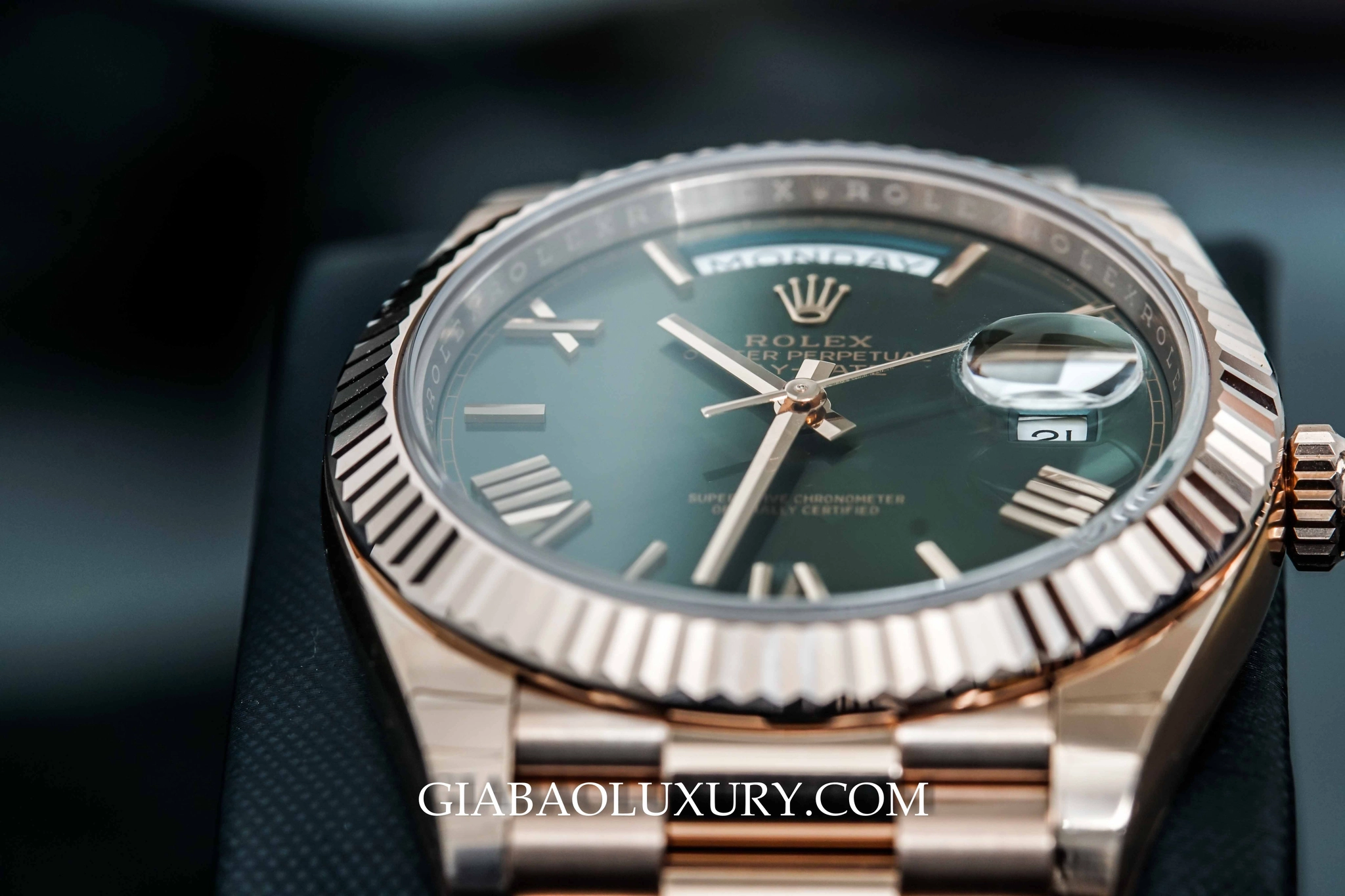 Rolex Day-Date 40 228235 mặt olive: dấu mốc 60 năm — ảnh chi tiết 03