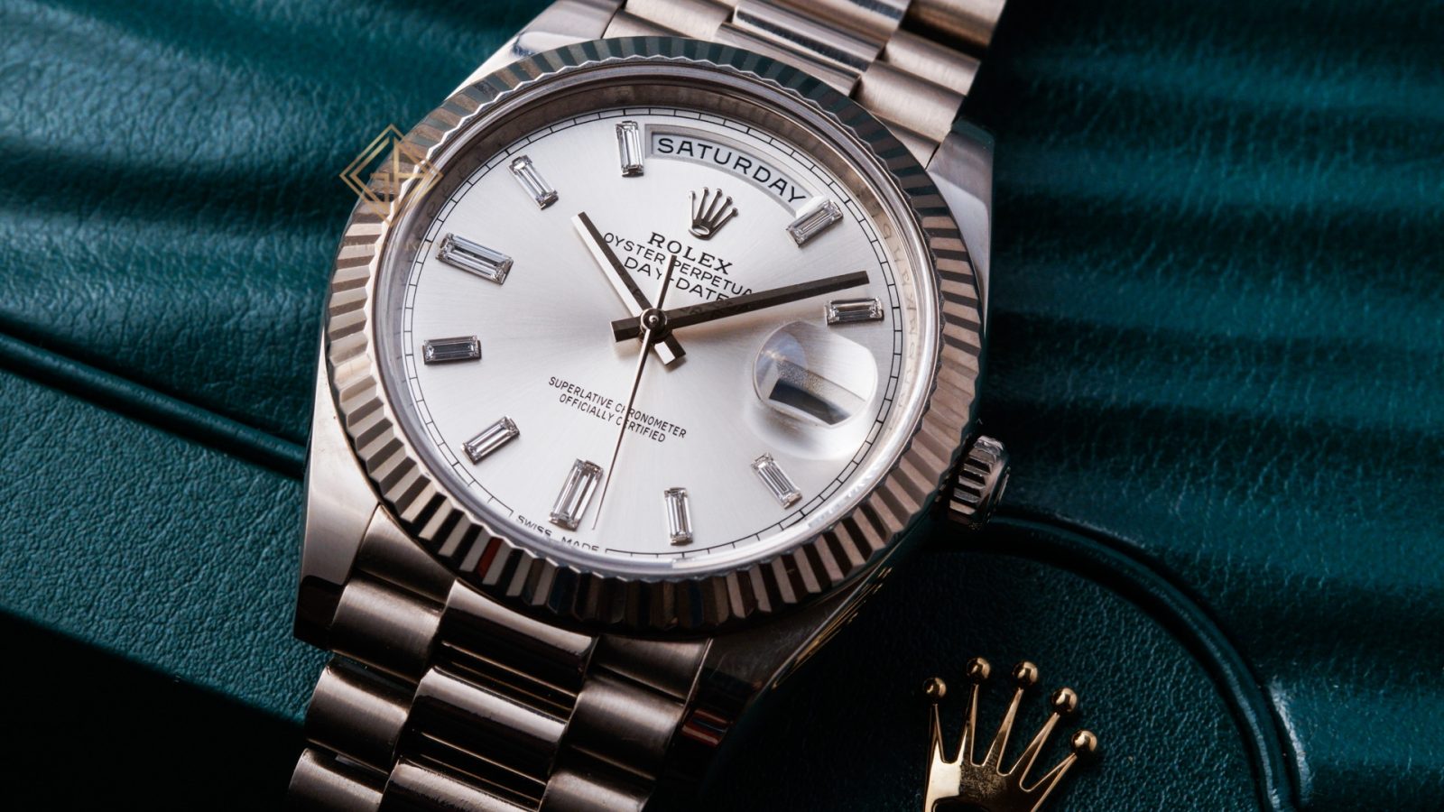 Rolex Day-Date 40 Ref. 228239 mặt số bạc