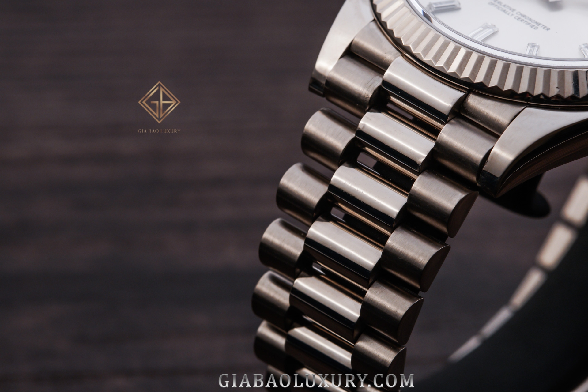 Dây President Rolex Day-Date 228239 nối với càng vỏ