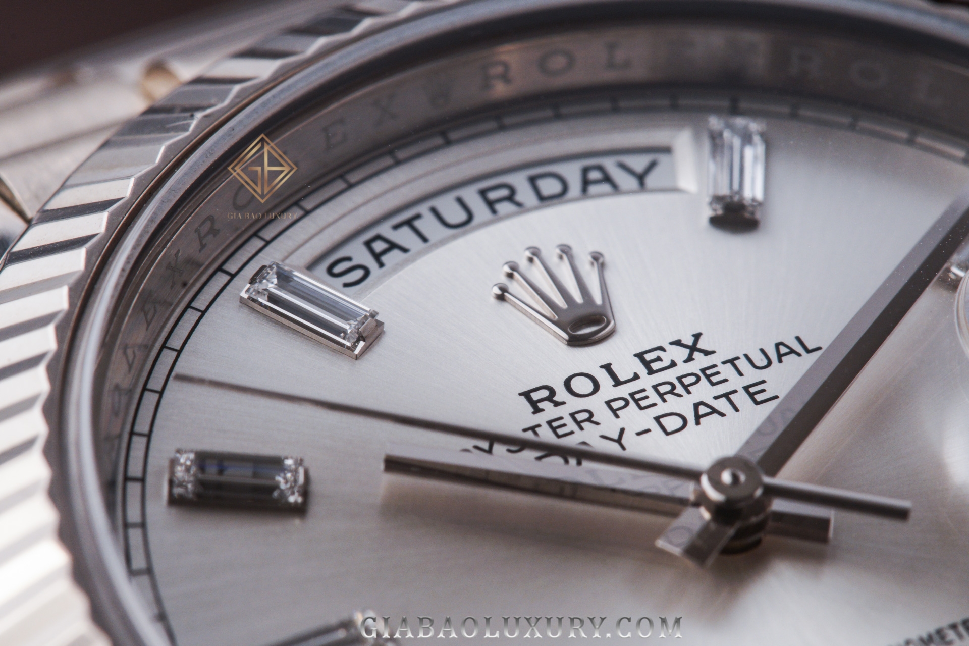 Kim vàng trắng và cọc kim cương Rolex Day-Date 228239