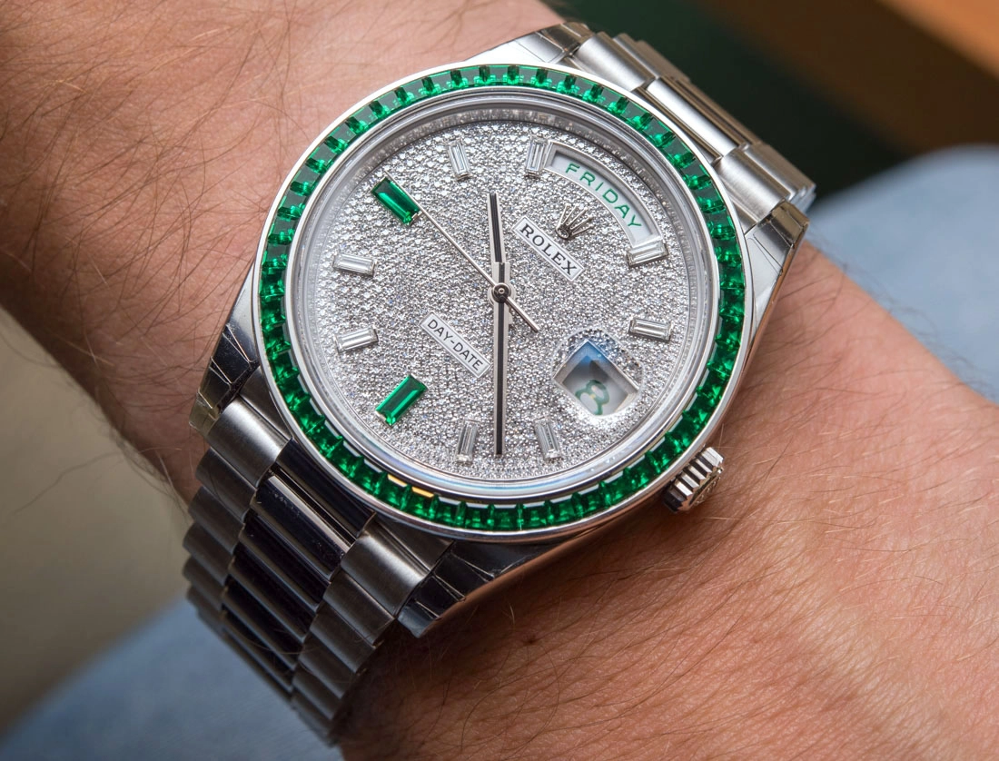 Rolex Day-Date 228396TEM: platinum và emerald: tỷ lệ Day-Date 228396TEM khi lên cổ tay