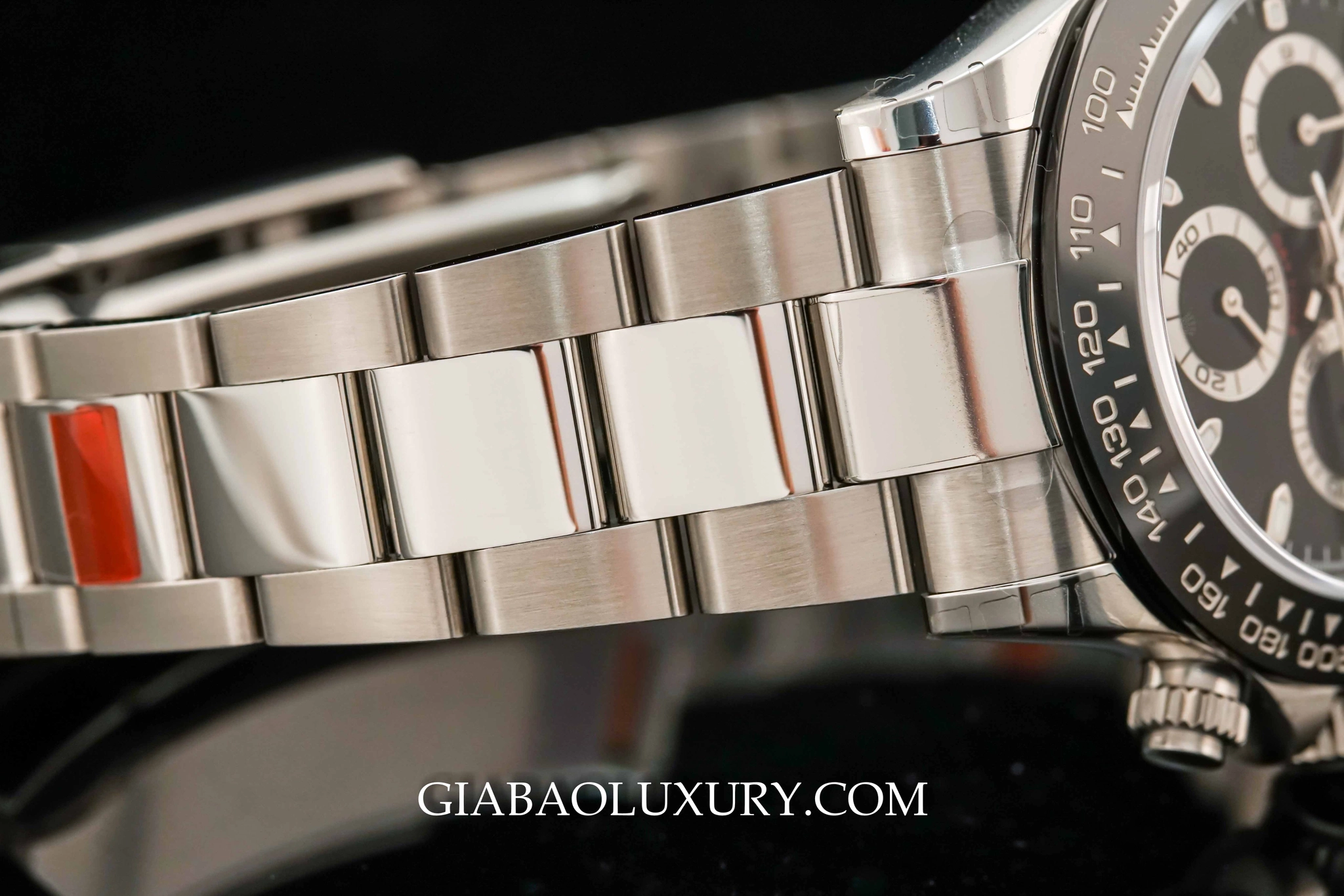 Rolex Daytona 116500LN: bezel Cerachrom và calibre 4130 — ảnh chi tiết 06