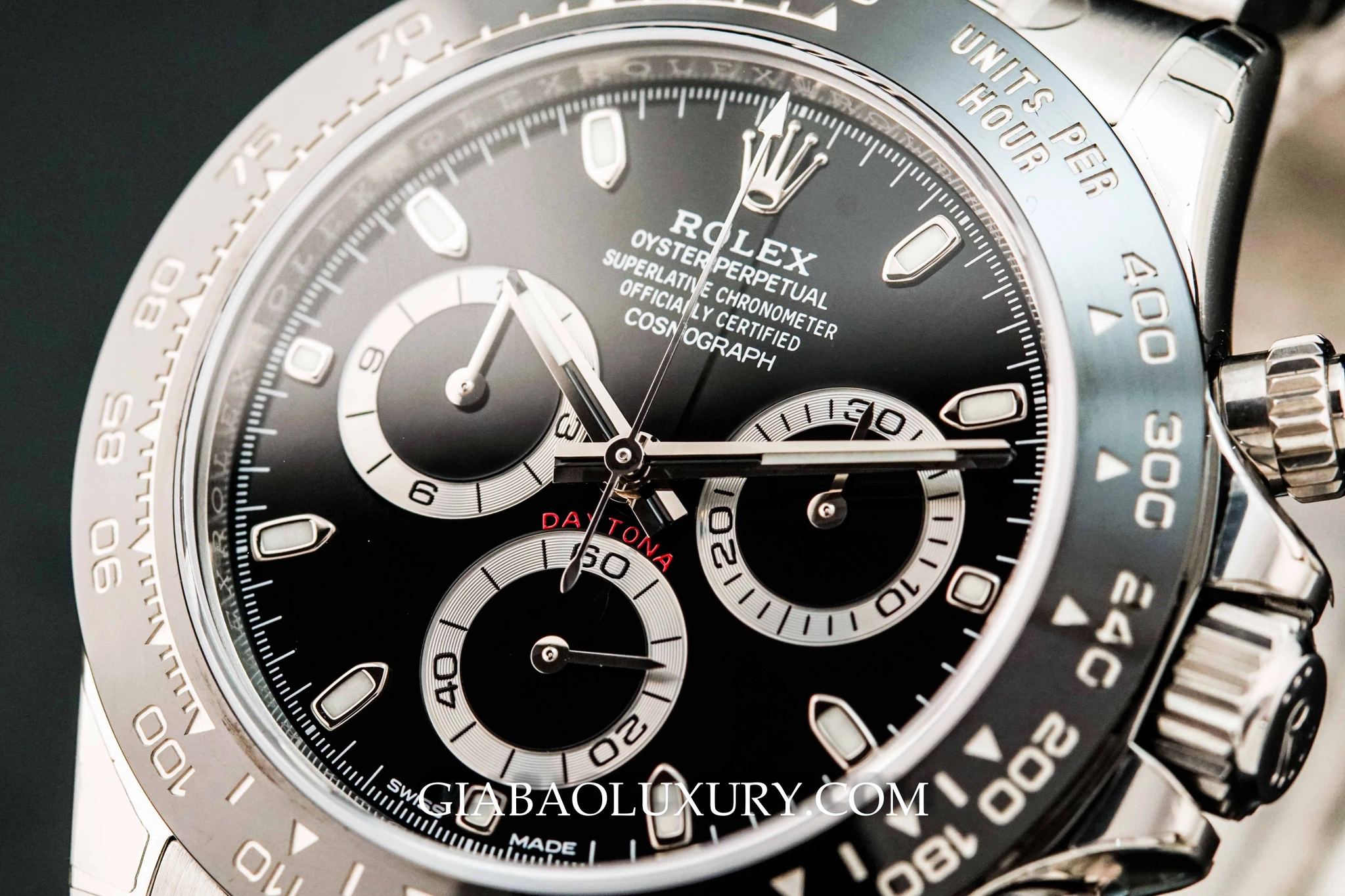 Rolex Daytona 116500LN: bezel Cerachrom và calibre 4130 — ảnh chi tiết 09