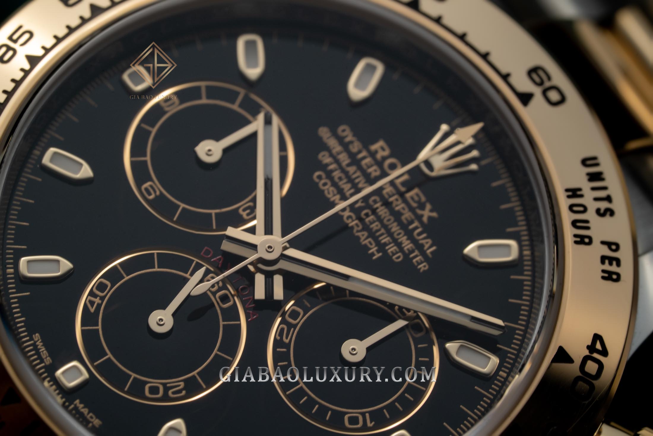 Rolex Daytona 116503: Rolesor và calibre 4130: khóa gập Oysterlock và mắt dây Rolesor
