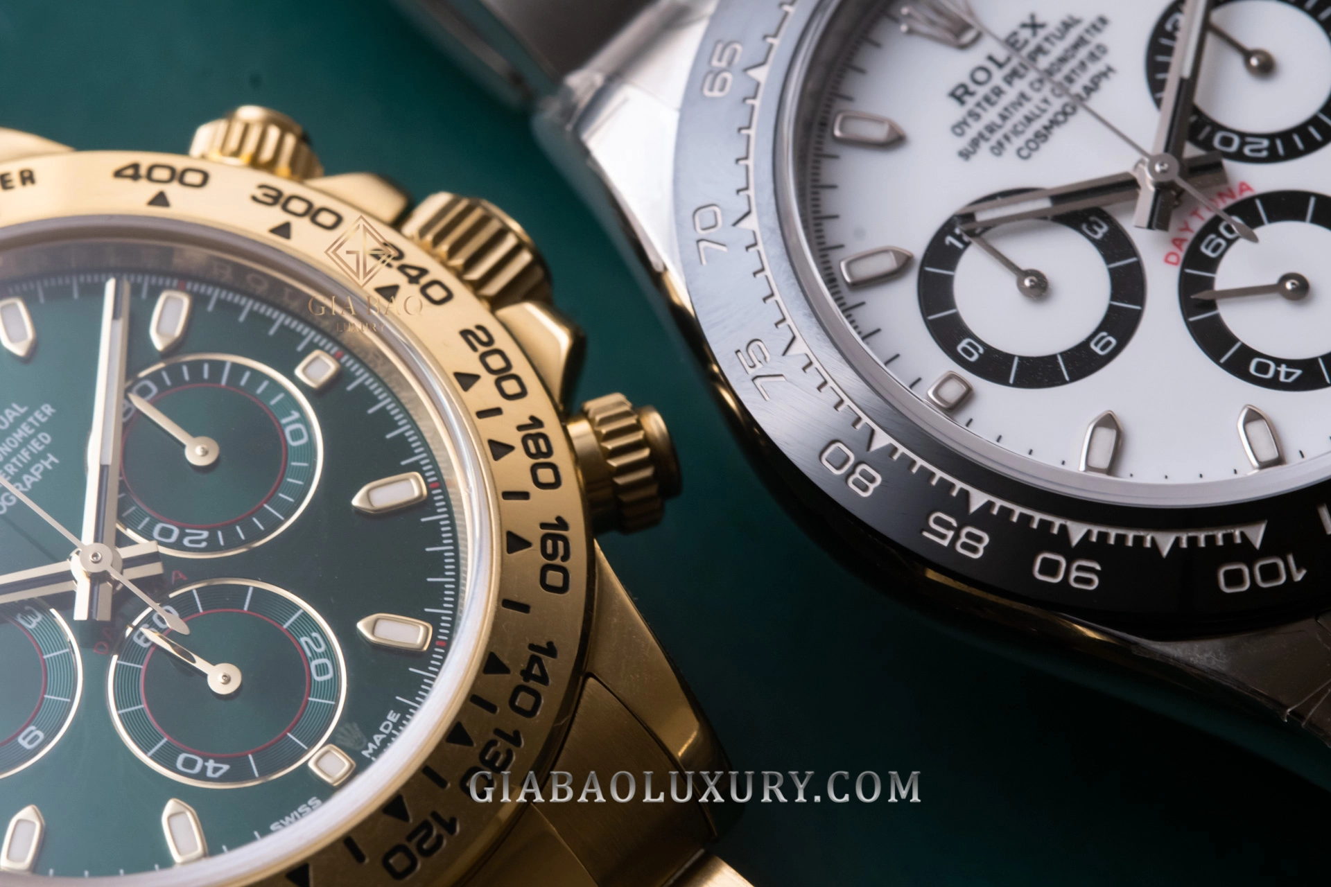 Rolex Daytona 116508 mặt số xanh: Vành tachymeter và ba bộ đếm chronograph