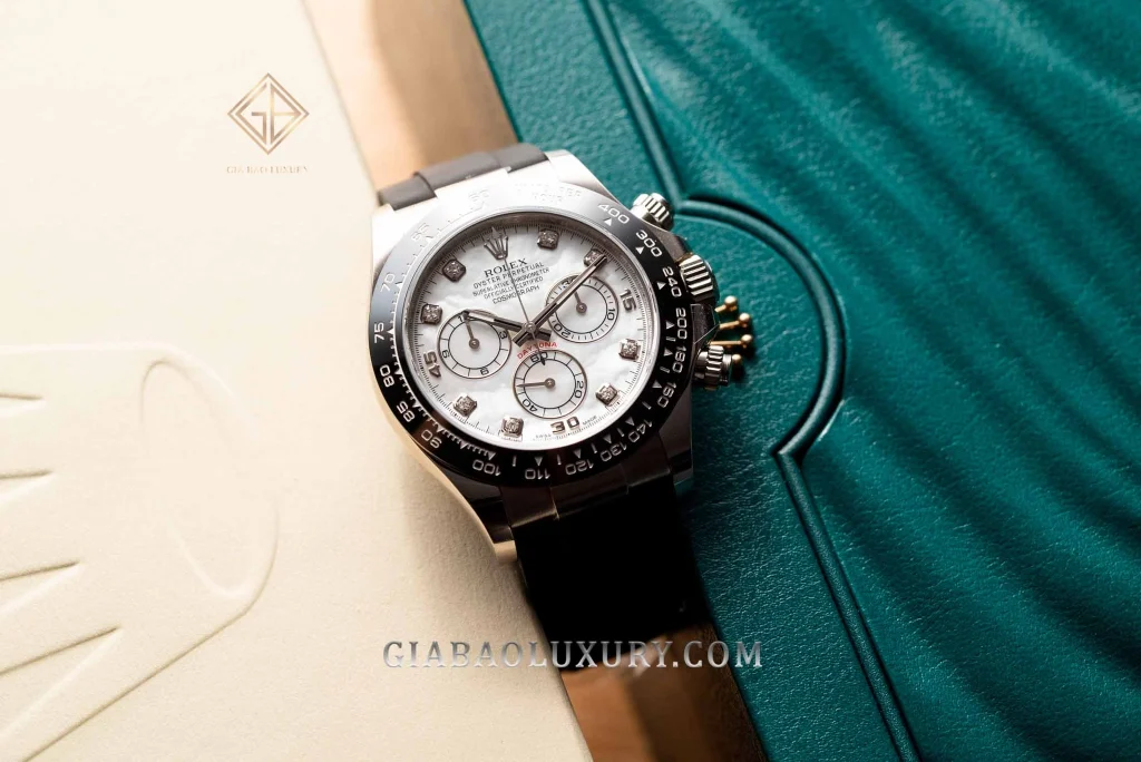 Rolex Cosmograph Daytona 116519LN: Daytona 116519LN vàng trắng trên Oysterflex