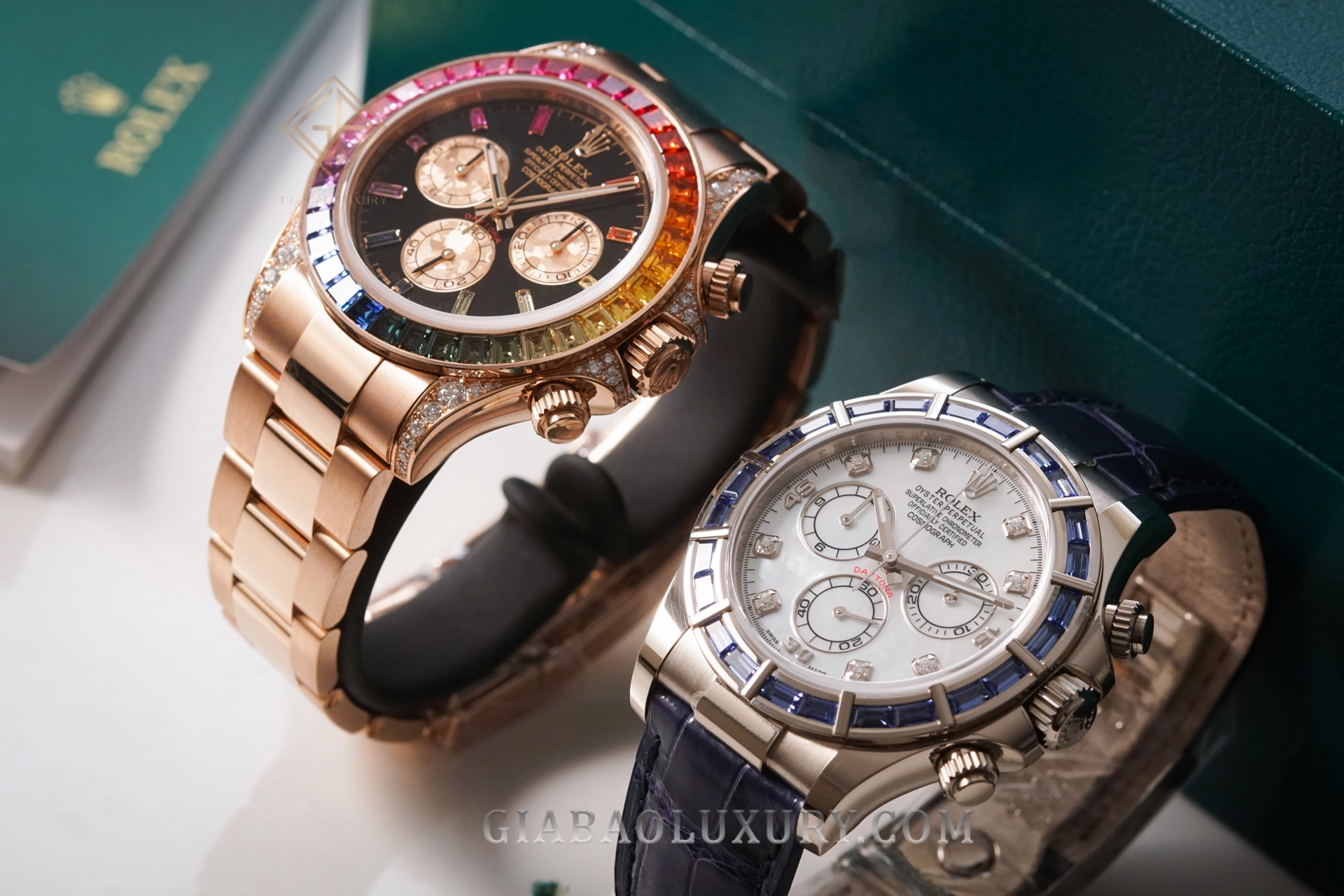 Rolex Daytona 116520 và 116595RBOW Rainbow: vành sapphire chuyển sắc và kim cương trên vấu