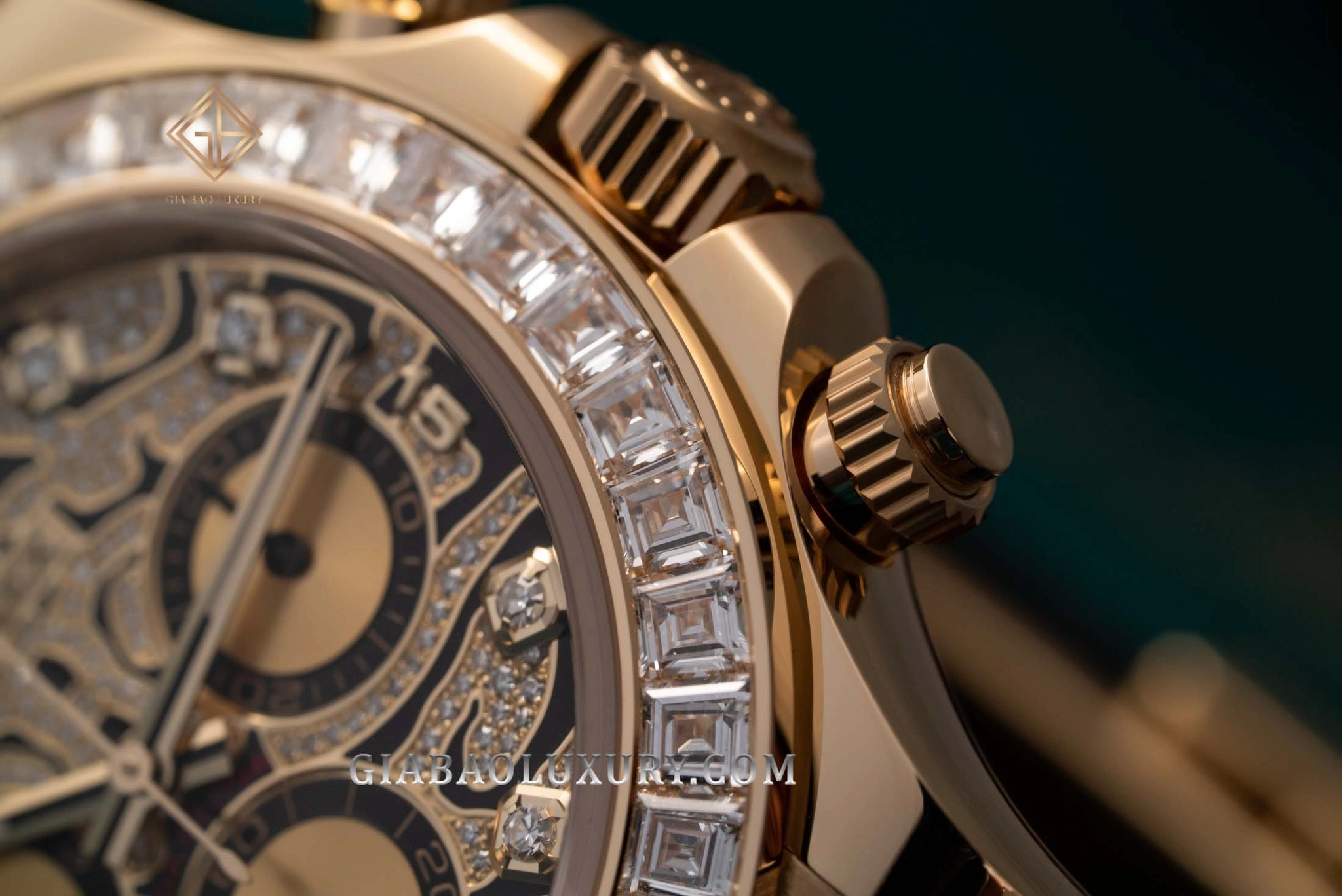 Rolex Daytona 116588TBR “Eye of the Tiger”: dây Oysterflex cùng khóa Oysterlock