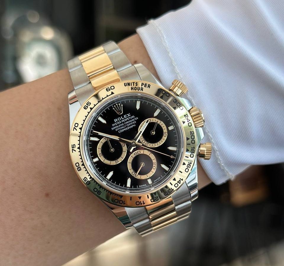 Rolex Daytona 126503 mặt đen: calibre 4131