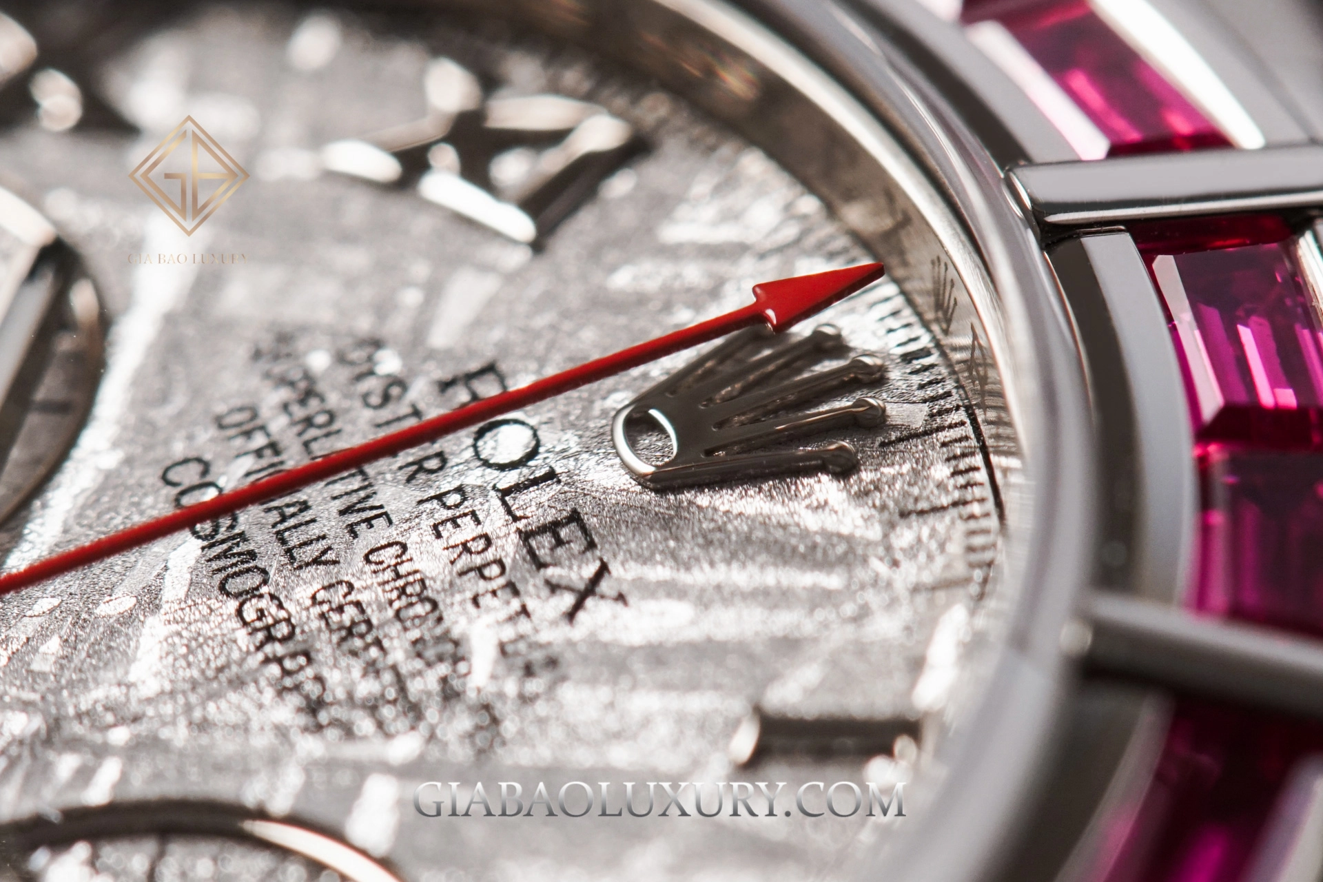Rolex Daytona: lịch sử bộ máy chronograph: hai thế hệ Rolex Daytona đặt cạnh nhau để đối chiếu thiết kế
