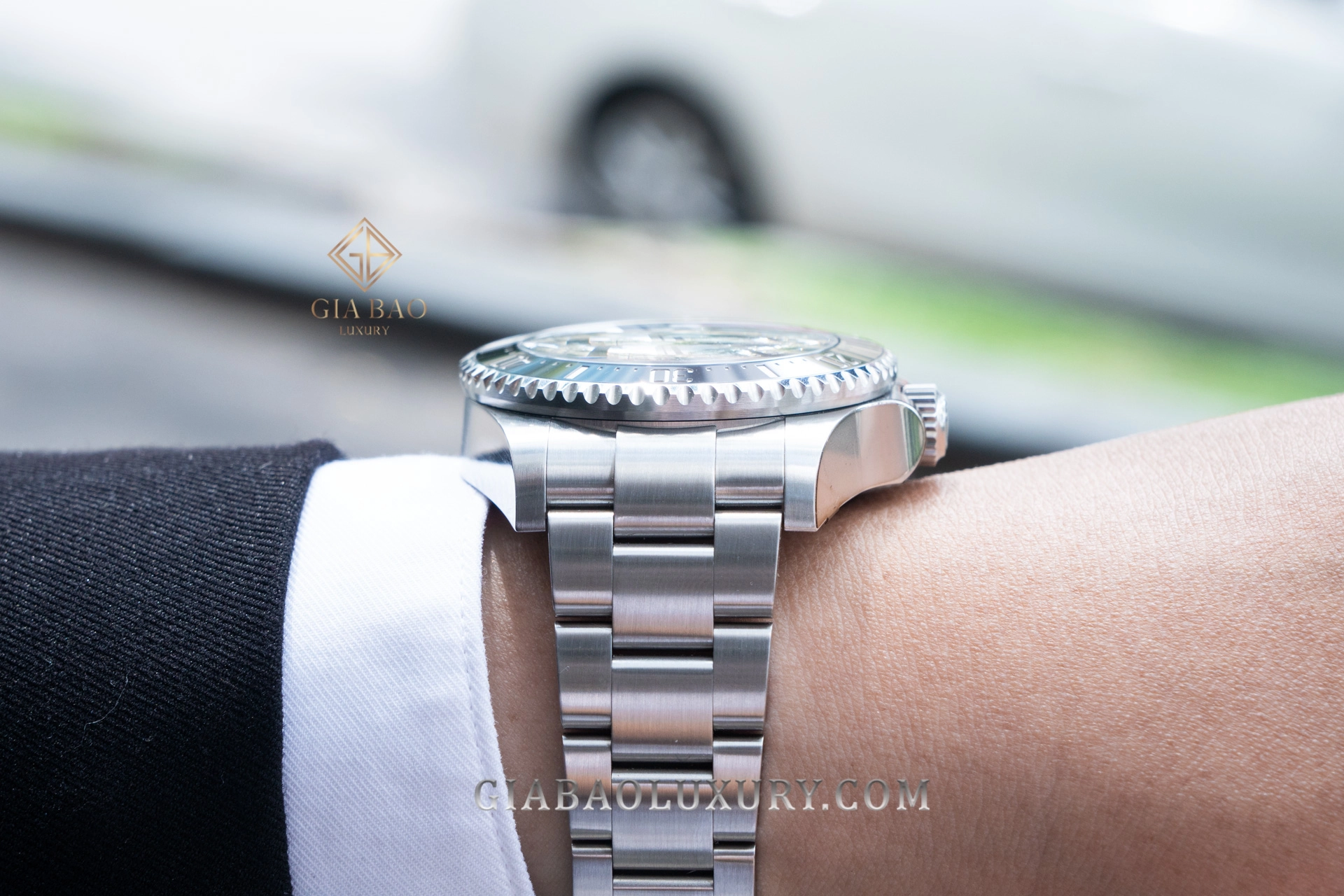 Rolex Deepsea 126660: đánh giá kỹ thuật: Chiều dày vỏ Deepsea trên cổ tay
