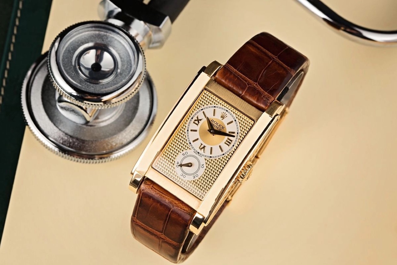 Rolex và đồng hồ vỏ chữ nhật: Rolex Prince vintage với mặt giây nhỏ tách biệt