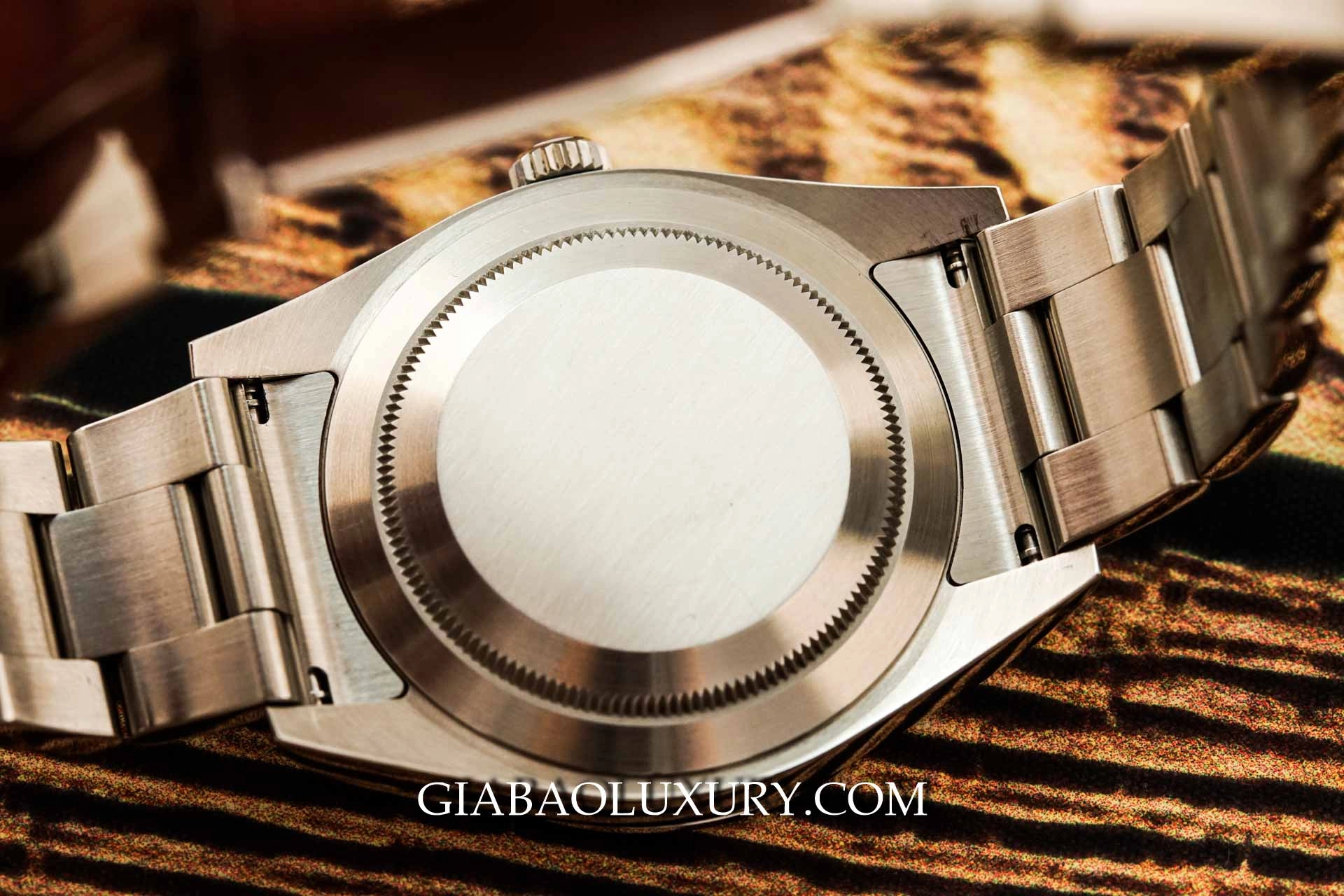Rolex Explorer 214270: phân biệt mặt số Mark I và Mark II — ảnh chi tiết 11