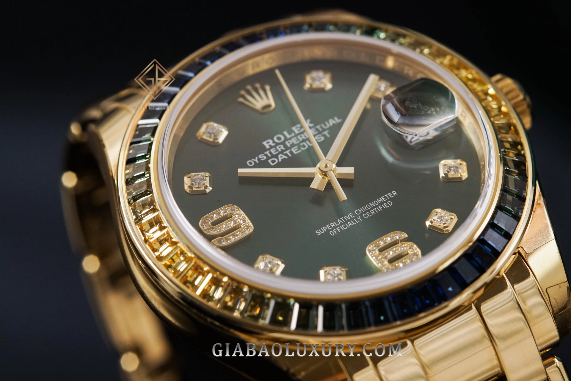 Rolex đính kim cương và đá màu như thế nào?: đá baguette trên vành và cọc giờ Rolex Day-Date