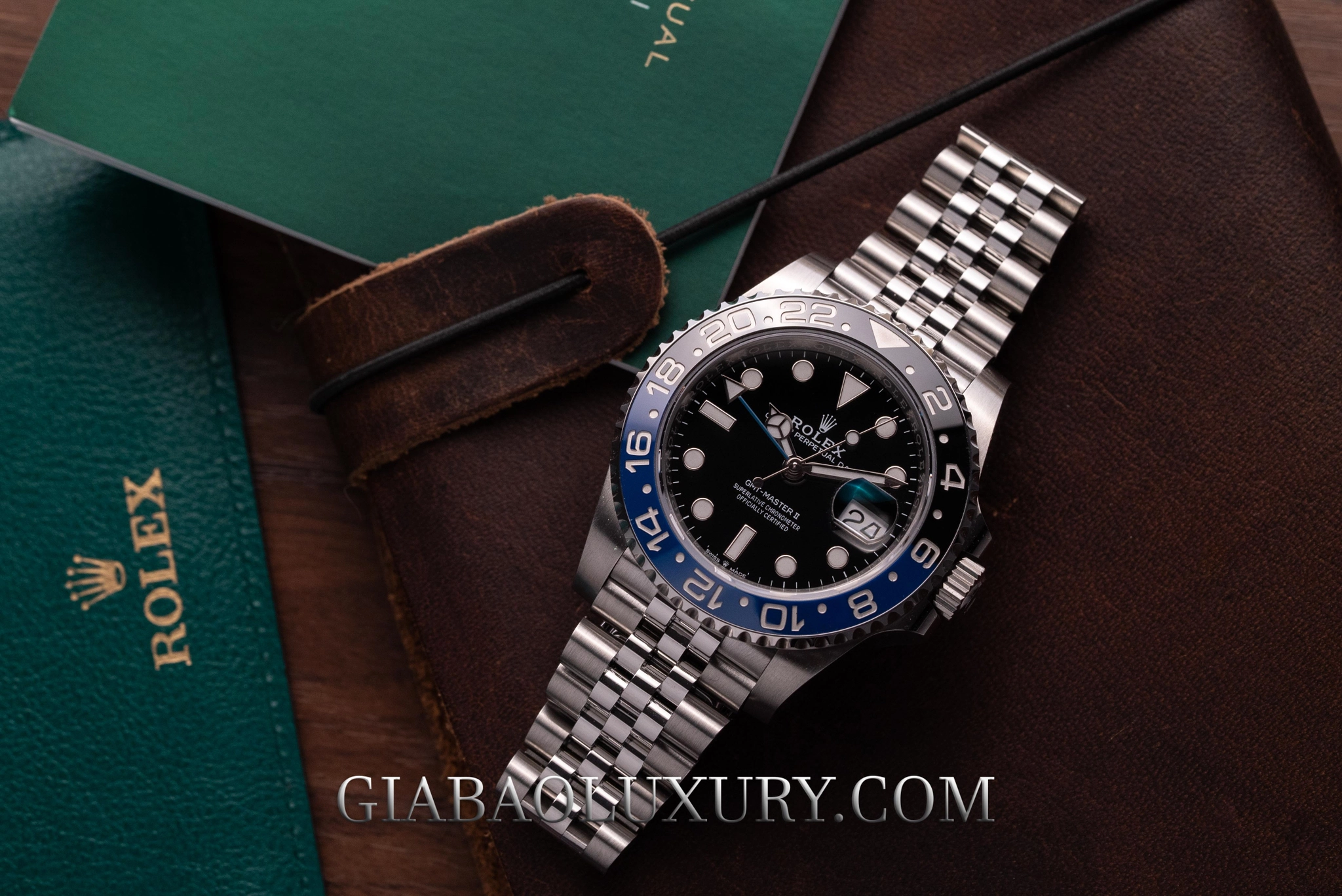 Rolex GMT-Master II 126710BLNR: bản 2019 và hiện tại: GMT-Master II 126710BLNR trên dây Jubilee