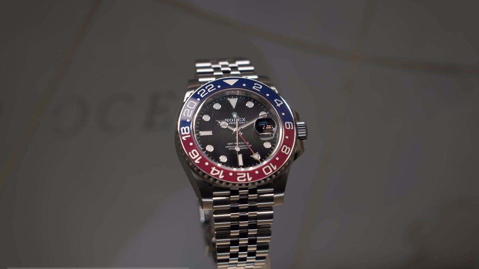 Rolex GMT-Master II 126710BLRO: “Pepsi” thép năm 2018