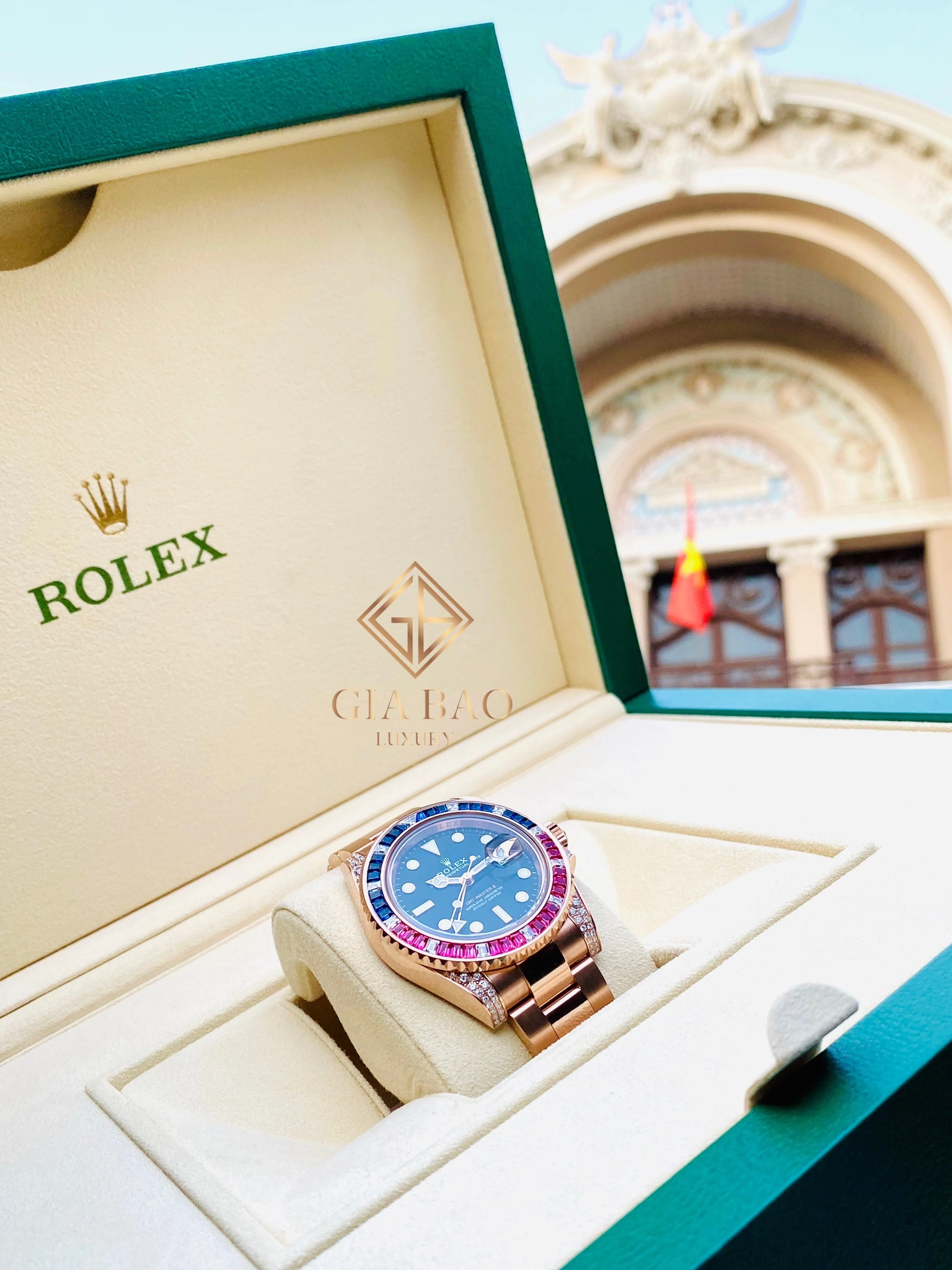 Rolex GMT-Master II 126755SARU: dây Oyster bằng Everose gold