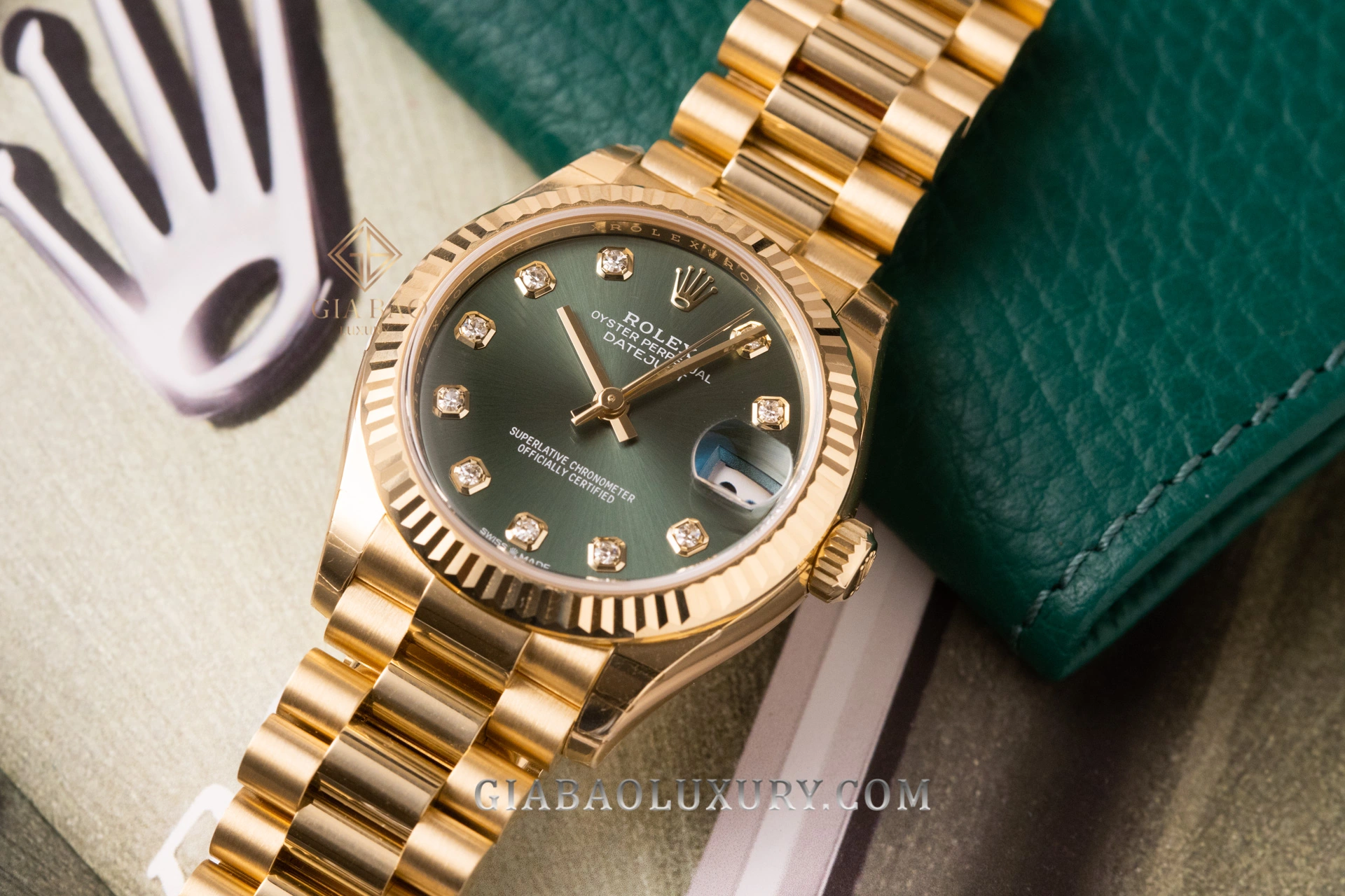 Rolex Datejust 31 Ref. 278278 mặt olive: Cọc giờ kim cương trên mặt số olive