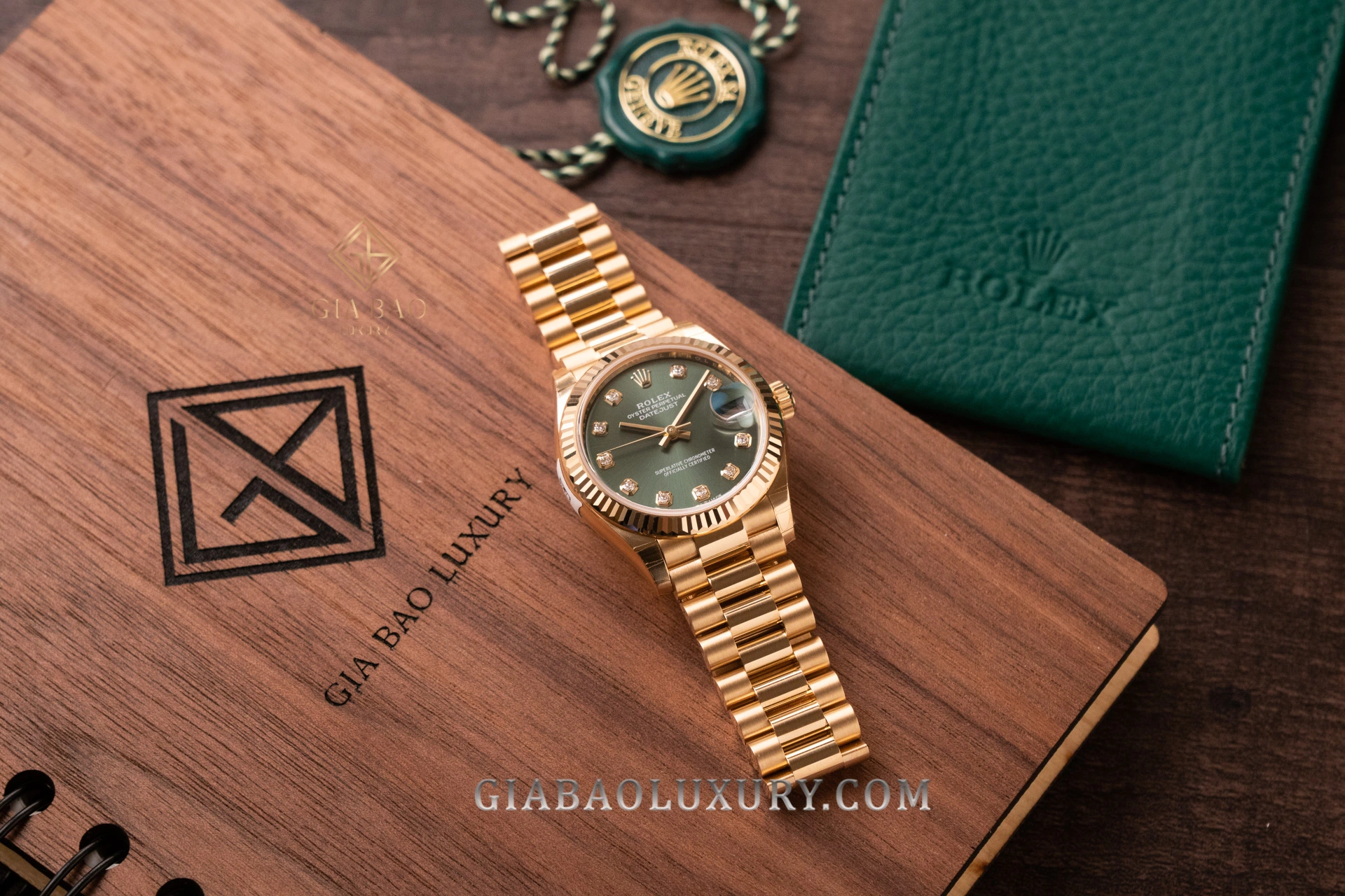 Rolex Datejust 31 Ref. 278278 mặt olive: Dây President và khóa Crownclasp