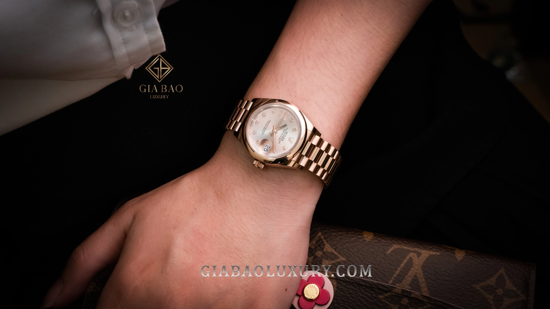 Rolex Lady-Datejust 279165 Everose: Lady-Datejust 279165 bằng vàng Everose trên cổ tay