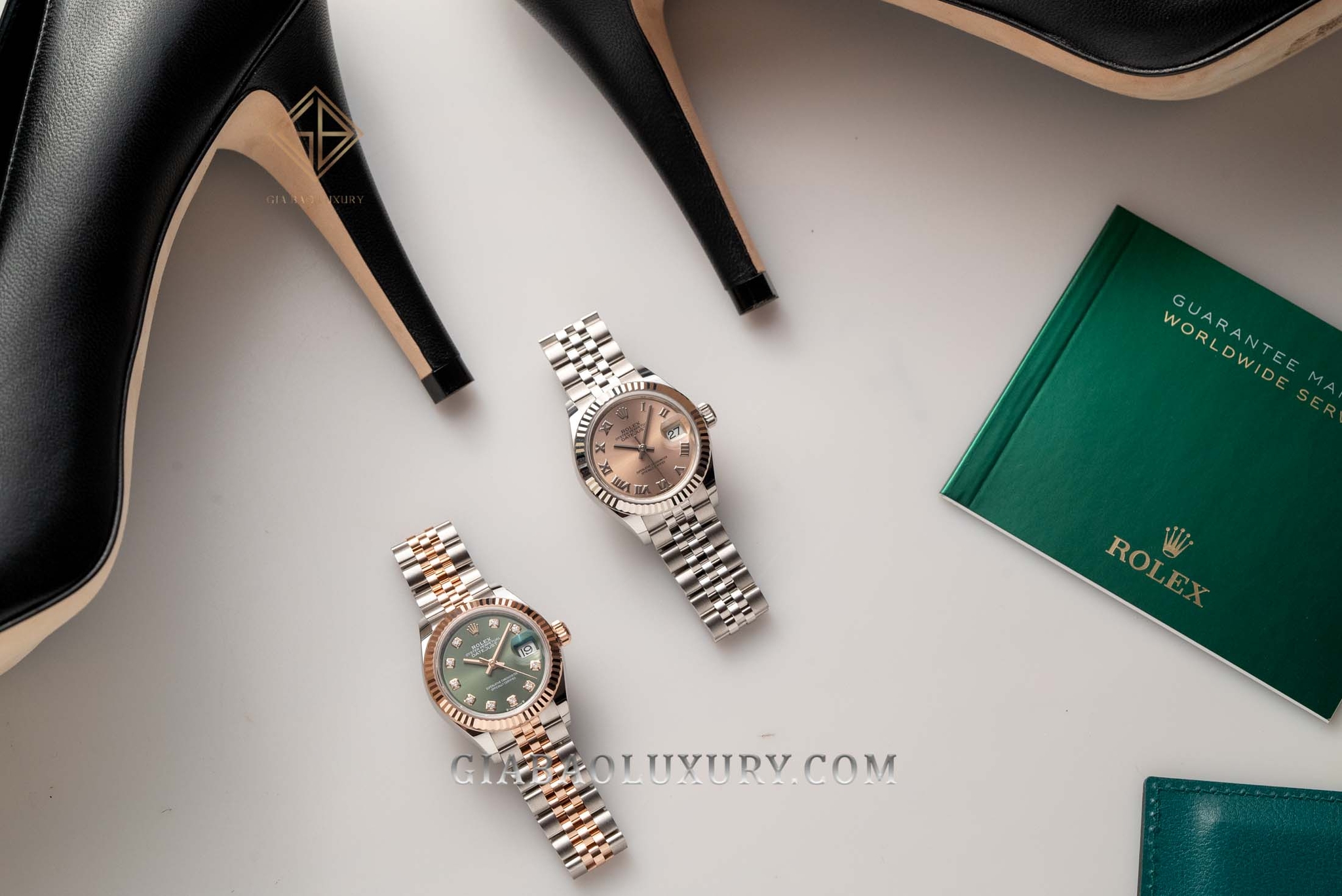 Hai Rolex Lady-Datejust 28 cạnh sổ bảo hành dịch vụ Rolex