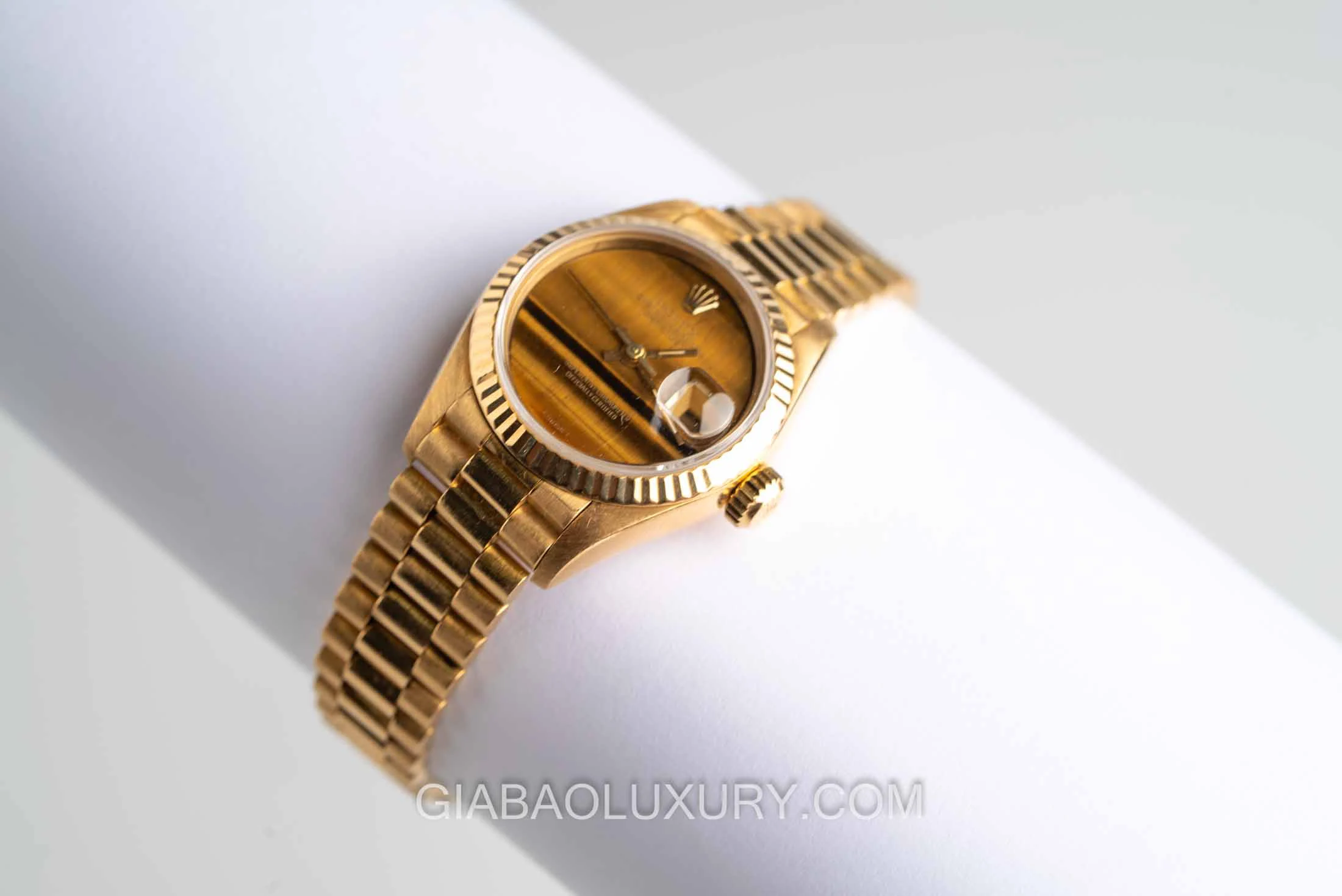 Rolex Lady-Datejust 69178 mặt số Tiger Eye: Vân nâu và vàng tự nhiên trên mặt số đá mắt hổ