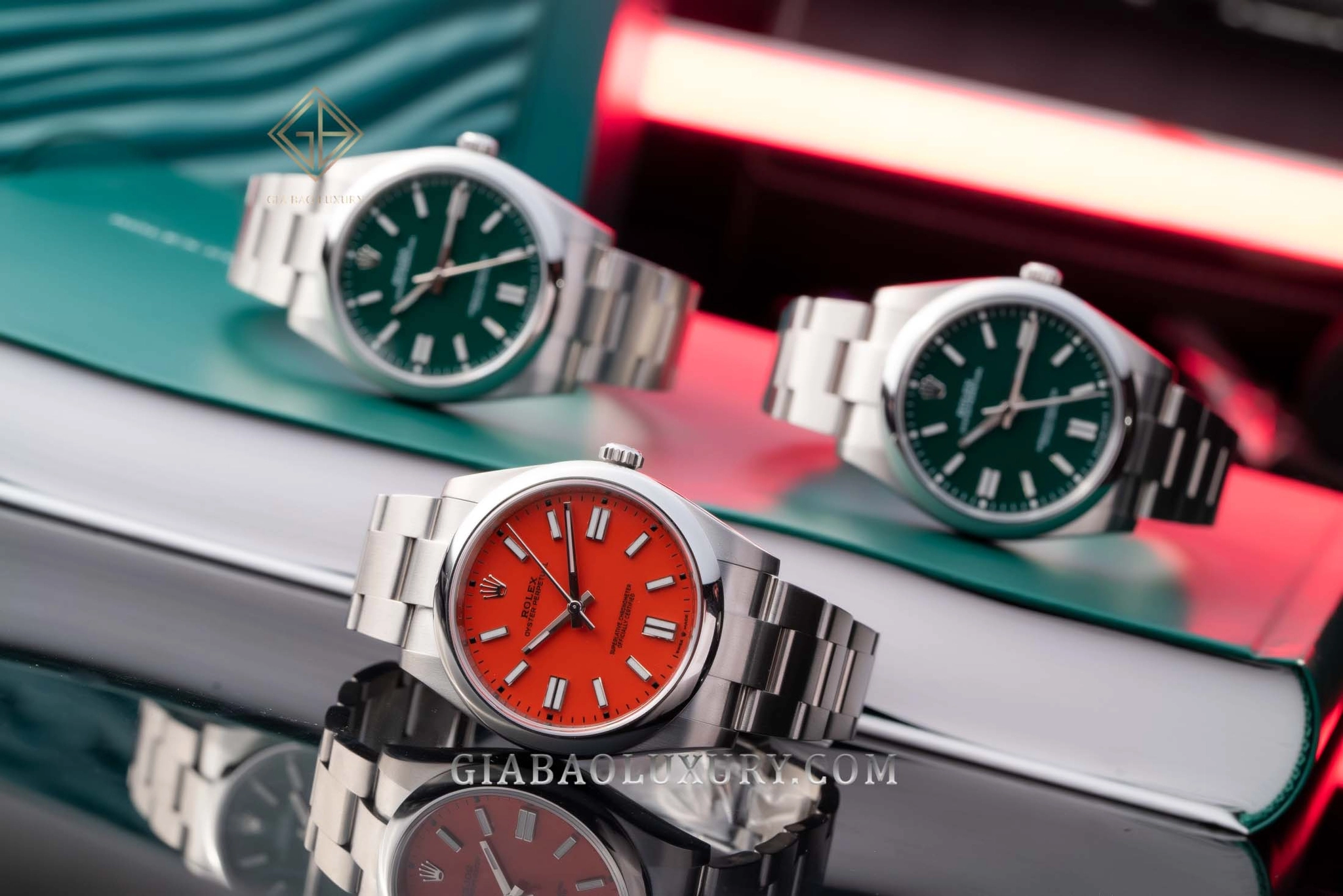 Rolex Oyster Perpetual 41 Ref. 124300 và các mặt số màu: ba phiên bản Oyster Perpetual 41 mặt xanh và đỏ san hô