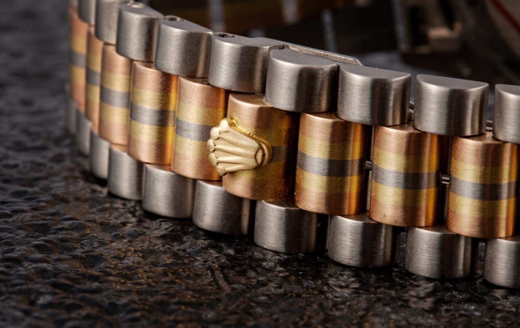 Rolex Pearlmaster 29 Ref. 80318: tỷ lệ, dây và calibre 2235: cấu trúc mắt dây Pearlmaster bo tròn